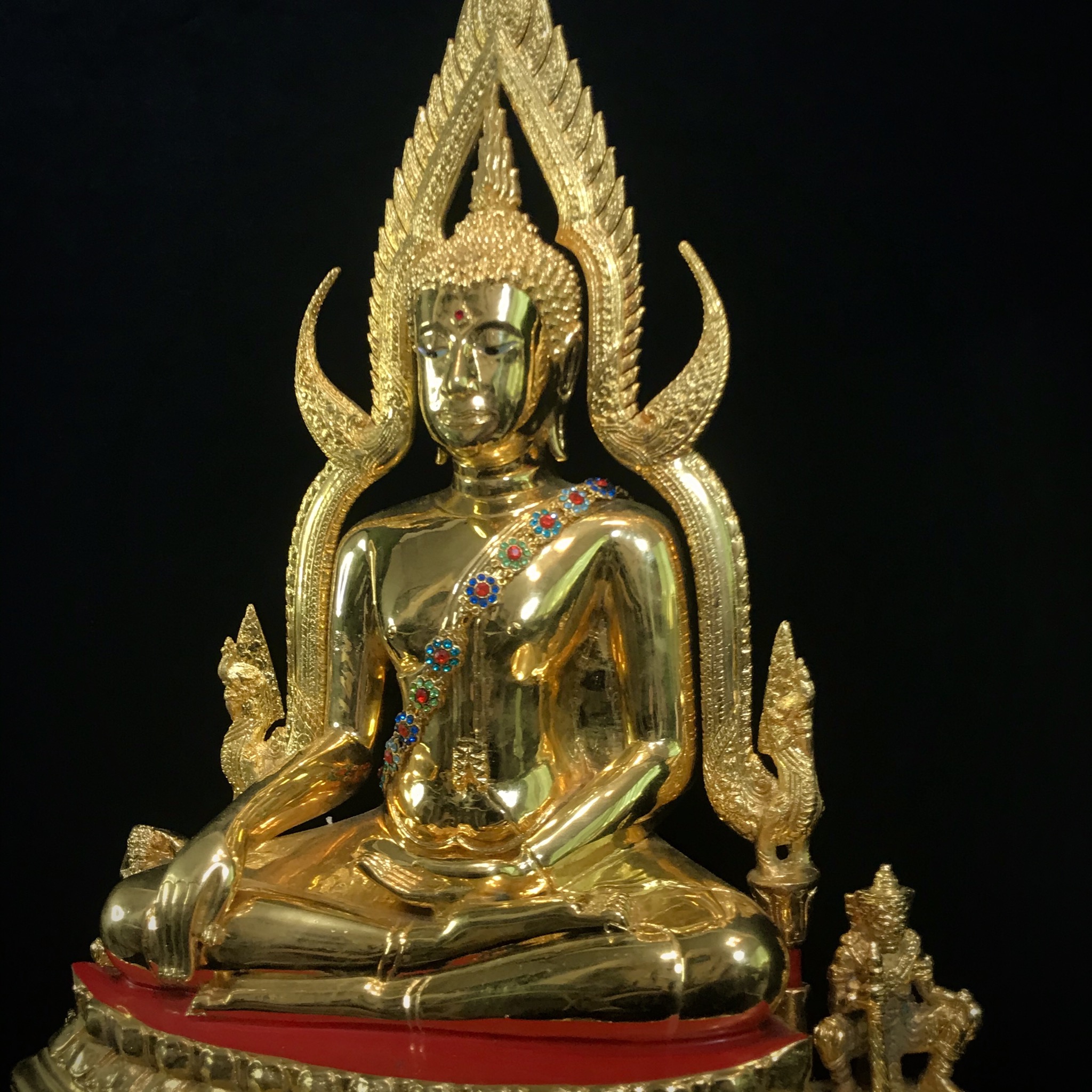 พระพุทธชินราช ภปร. รุ่นปฎิสังขรณ์ ปี2531 หน้าตัก 9นิ้ว กะไหล่ทอง(พร้อมตู้ครอบ) งานลุงจ่าทวีบูรณเขตต์ (สวยหายากนิยม)