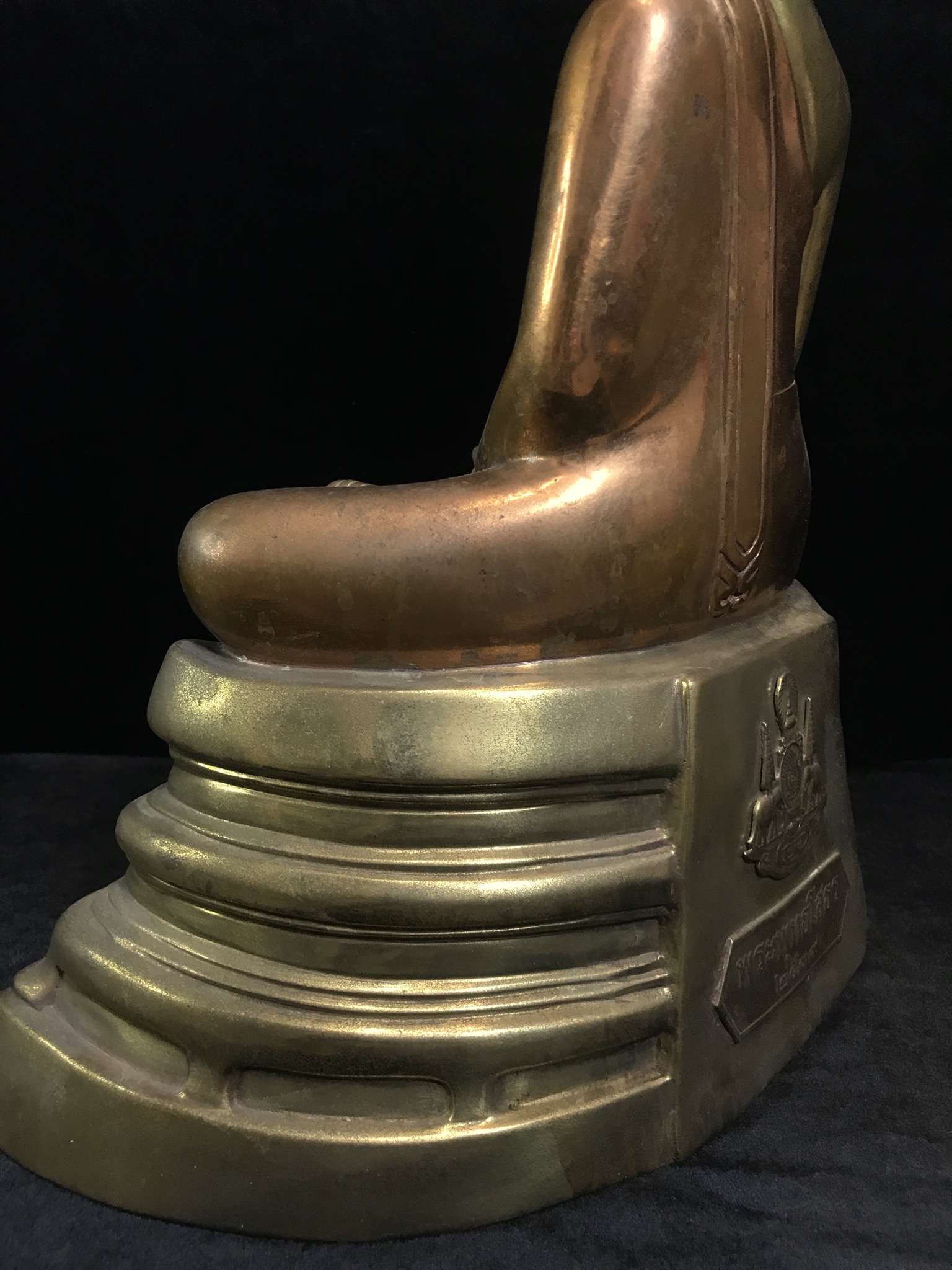 พระบูชาพระพุทธโสธร ภปร. รุ่นย้อนยุค ปี2539 กาญจนาภิเษกครองราชสมบัติครบ 50ปี หน้าตัก9นิ้ว เนื้อสามกษัตริย์ หมายเลข01344