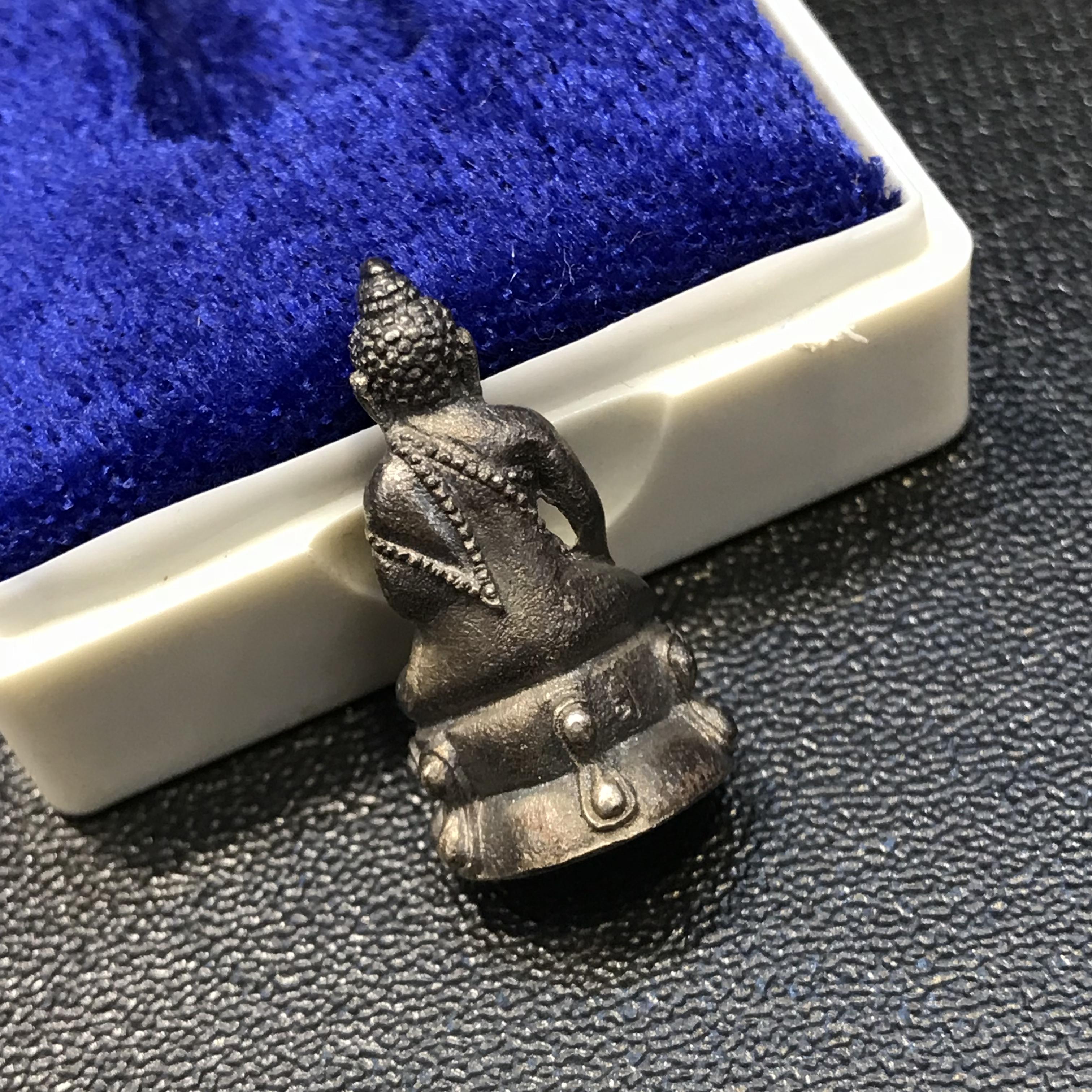 พระชัยวัฒน์นวปทุม ภปร. วัดปทุมวนาราม ปี2535 เนื้อเงิน+เนื้อนวโลหะ(ในหลวงรัชกาลที่9เสด็จเททอง)(สภาพสวยเดิมครบสมบูรณ์)