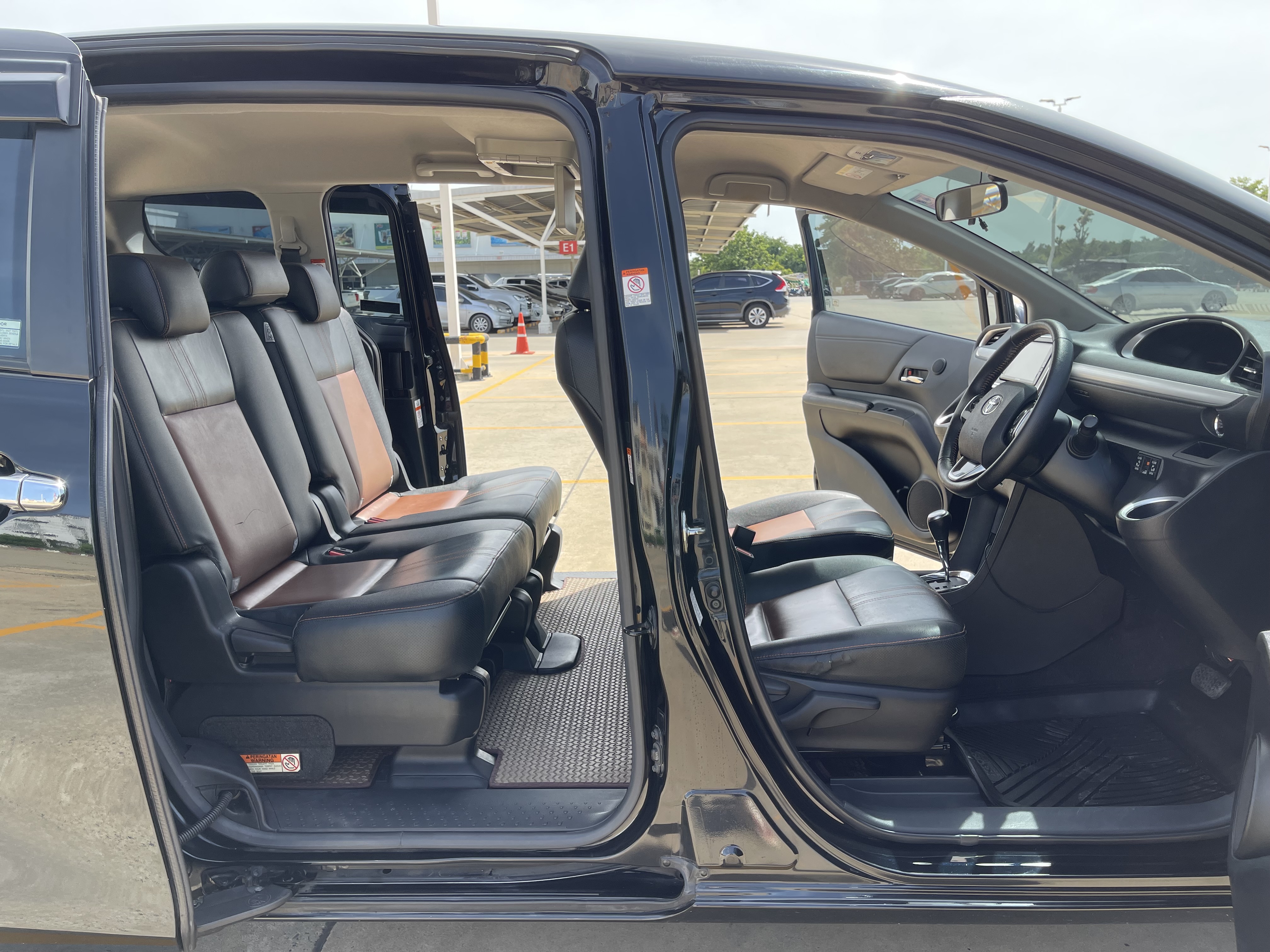 Toyota Sienta 1.5 V At 2018 ดำ