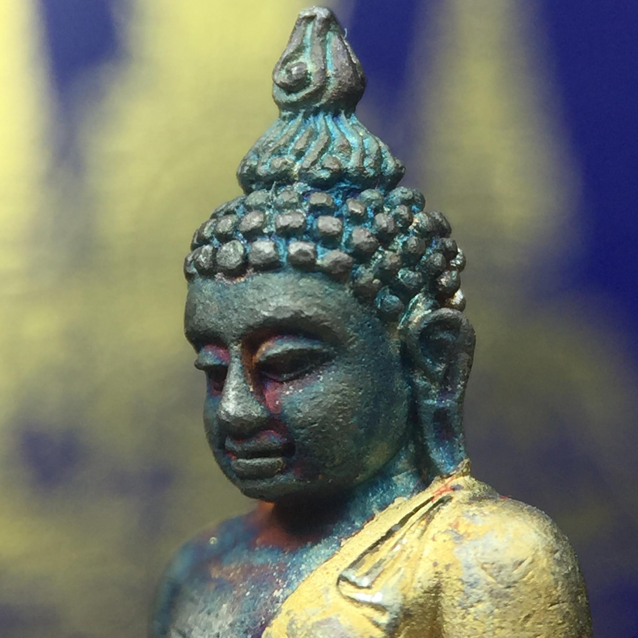 พระกริ่งไพรีพินาศ ครองสิริราชสมบัติครบ 50 ปี พ.ศ.2540 เนื้อเงินสามกษัตริย์ ผิวเดิมๆขึ้นสีรุ้งธรรมชาติแบบนิยม(สเน่ห์พระเนื้อเงินสีสันที่ธรรมชาติสรรค์สร้าง)พร้อมกล่องบรรจุเดิมครบ(เข้มขลังทรงอานุภาพยิ่งใหญ่ กำราบศัตรูพ่ายสิ้น พระไพรีพินาศ)(หายาก)1ใน539 องค์