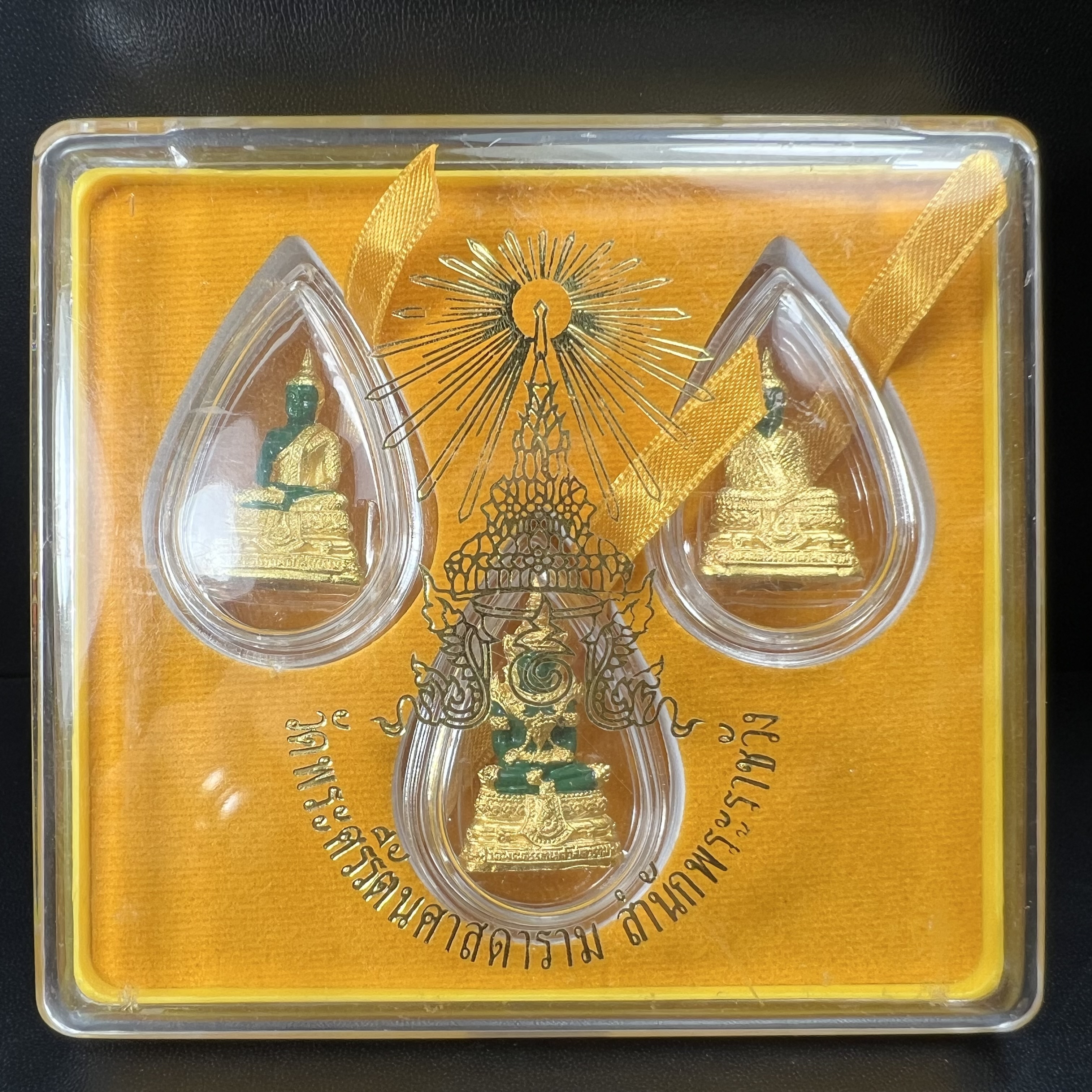 พระพุทธมหามณีรัตนปฏิมากร(พระแก้วมรกต) วัดพระศรีรัตนศาสดาราม สำนักพระราชวัง จัดสร้าง ชุด3 ฤดู ร้อน ฝน หนาว(บรรจุมวลสารใต้ฐาน)