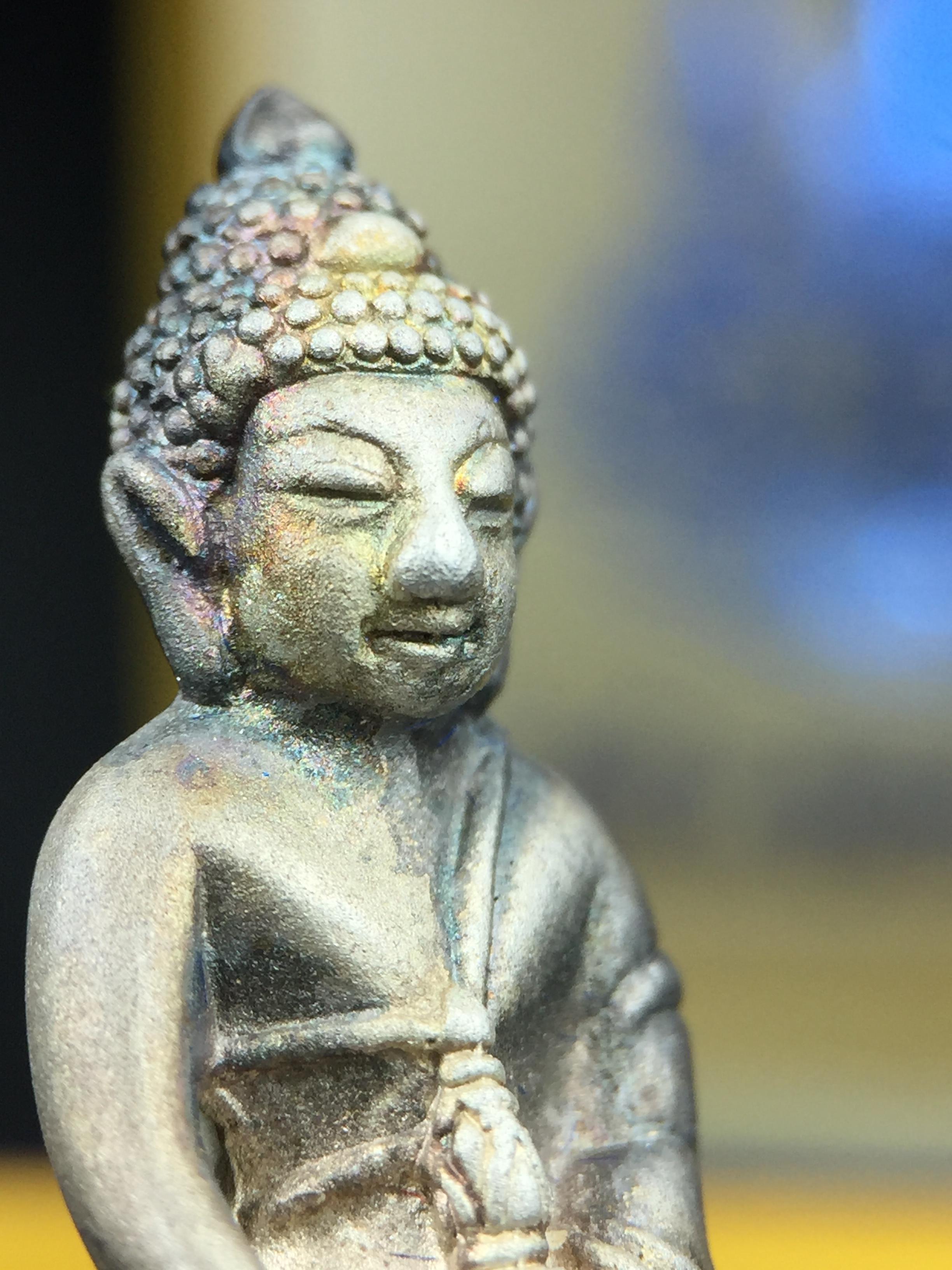 พระกริ่งสมเด็จญาณ วัดบวรนิเวศวิหาร เนื้อเงินบริสุทธิ์ 92.5% ตรากาญจนาภิเษกทองคำ(เนื้อทองคำแท้) พระราชทานแจกเมื่อ 3 ตุลาคม 2538 จัดสร้างในวโรกาส สมเด็จพระญาณสังวร สมเด็จพระสังฆราช ฉลองพระชนมายุครบ 82 พรรษา และฉลองครองราชสมบัติครบ 50 ปี รัชกาลที่ 9(หายาก)