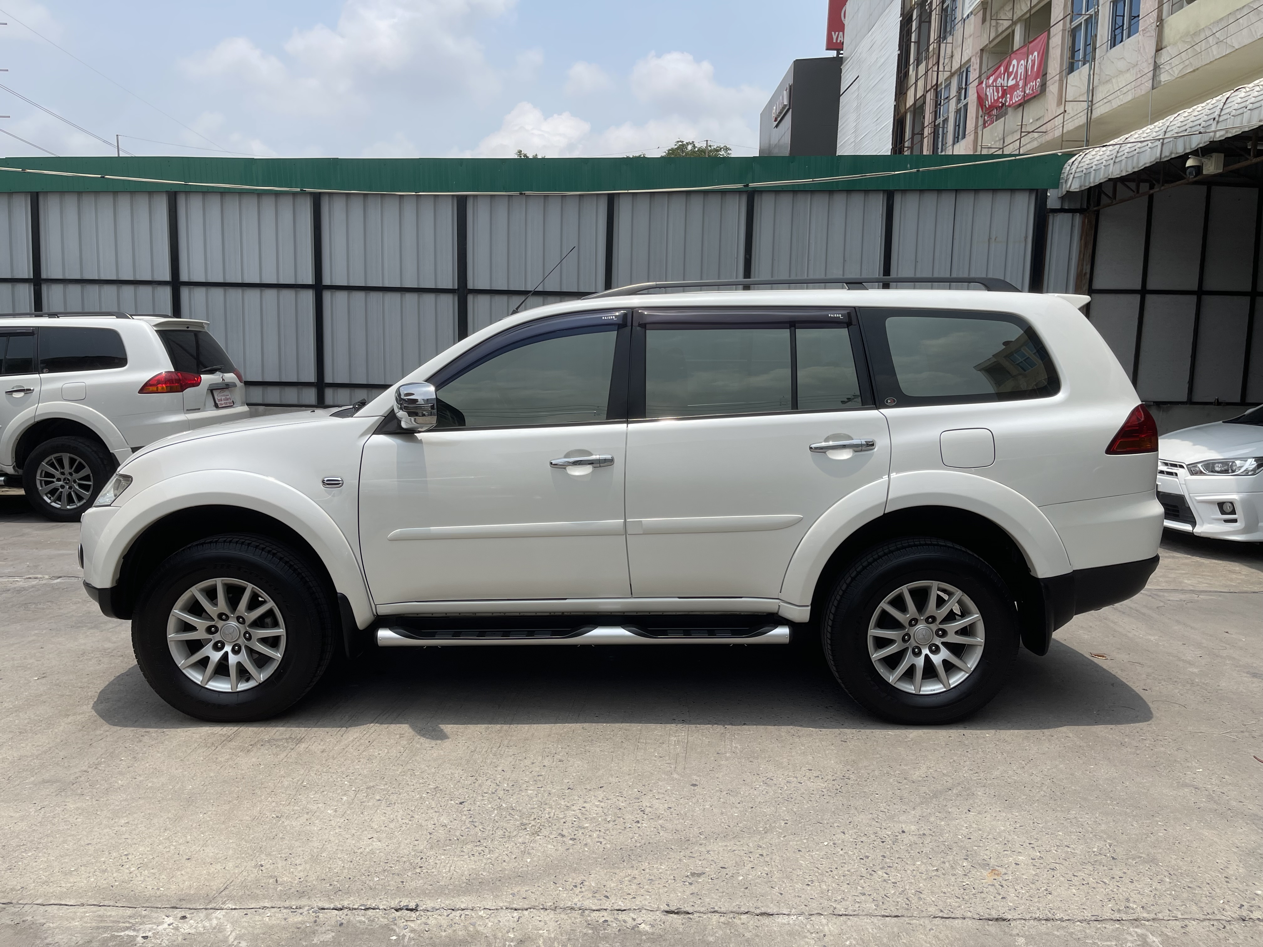 Mitsubishi Pajero Sport 2.5 GT 2WD At 2013 ขาวมุก