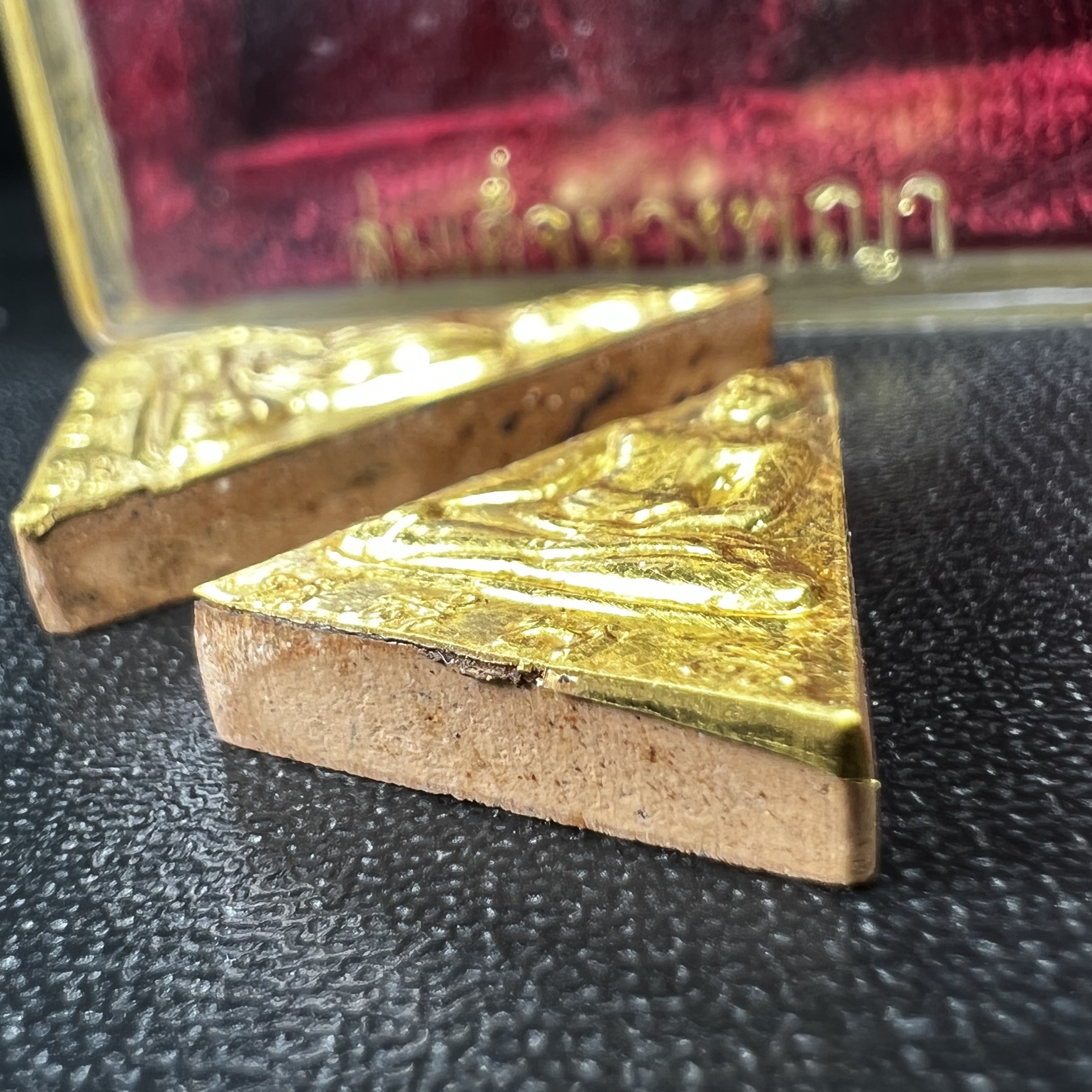 พระสมเด็จนางพญา สก. วัดบวรนิเวศวิหาร ปี2519 ชุดพิเศษกรรมการ หน้ากากทองคำ พิมพ์ใหญ่-เล็กกล่องบรรจุเดิม(ในหลวงรัชกาลที่9และสมเด็จพระราชินี เสด็จร่วมในพิธี)(พิธีใหญ่)(มวลสารดี)(พบเจอและหายากที่สุดในรุ่น)