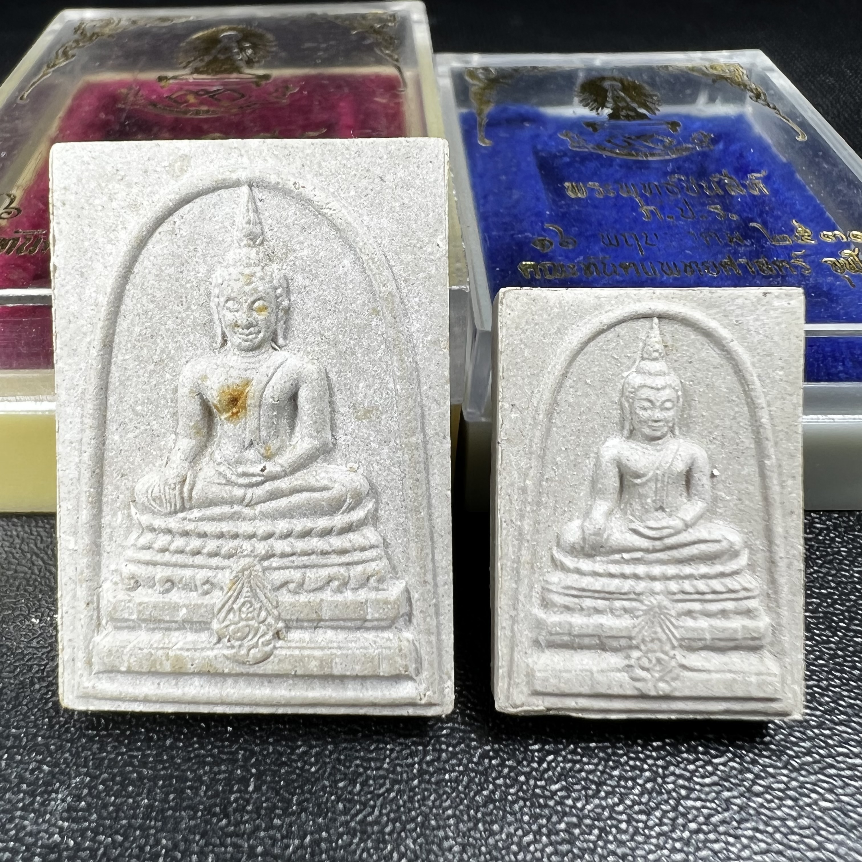 พระพุทธชินสีห์ ภปร. ทันโต เสฏโฐ ปี2533 (พิมพ์ใหญ่+พิมพ์เล็ก) บรรจุพระทนต์ในหลวง รุ่นเดียวในประวัติศาสตร์ ****รุ่นนี้ขอแนะนำ****