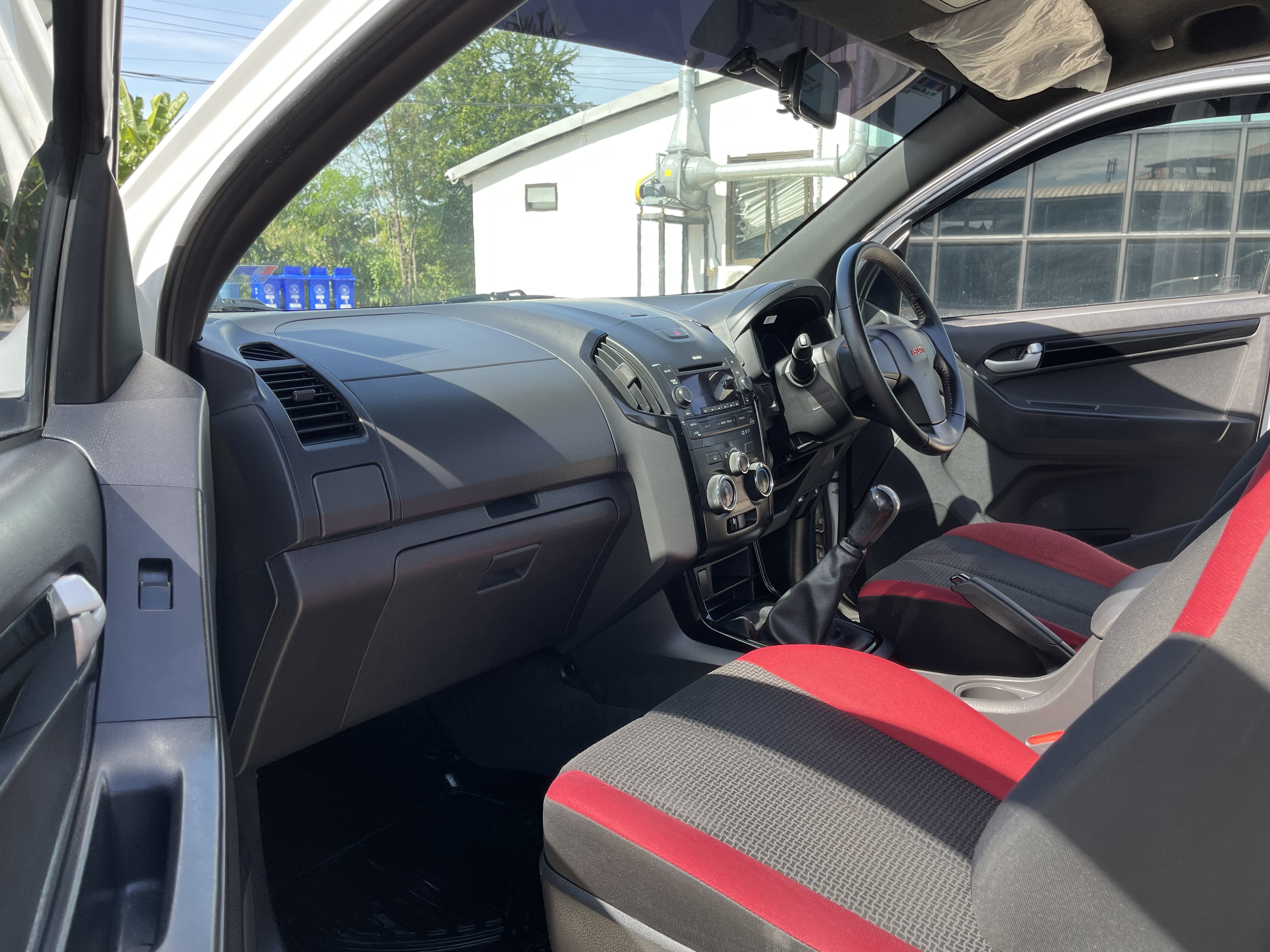 Isuzu Dmax All New Cab 2.5 Vgs Z X-Series 2014 ขาวมุก