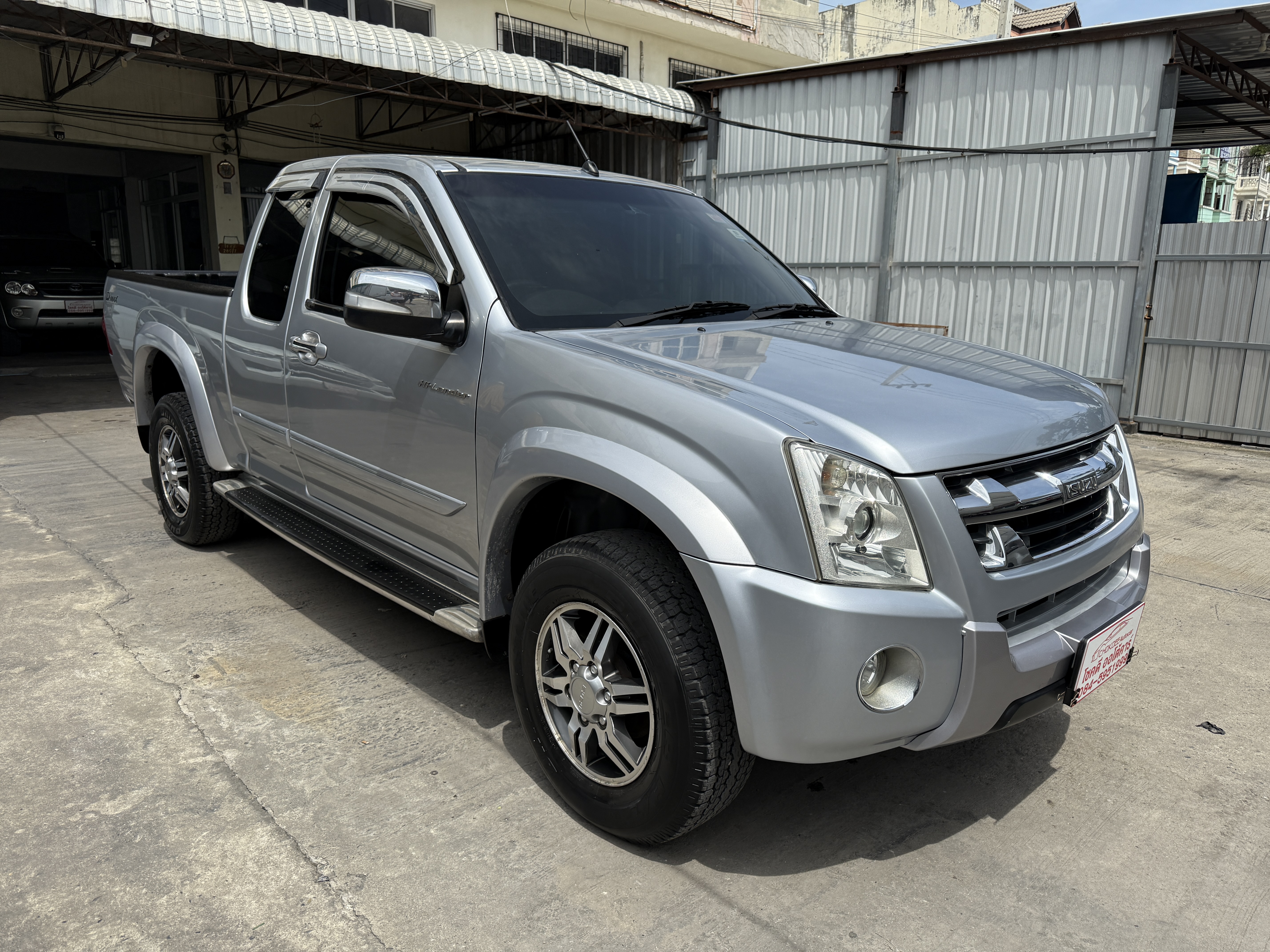 Isuzu Dmax Cab Hilander 2.5 Abs 2010 เงิน