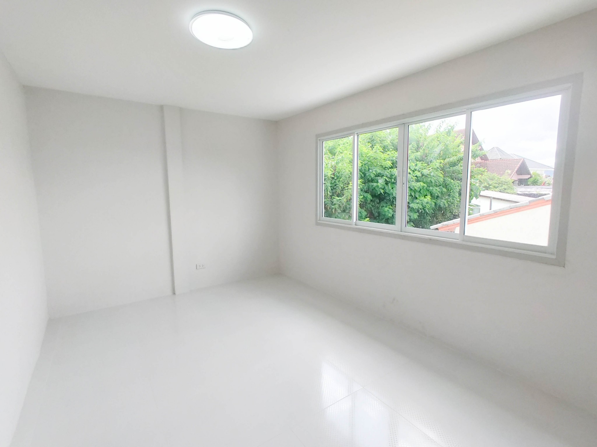 For Sales : 2-Storey Town House@Bann Chalongsuk, 2 bedrooms 3 bathrooms