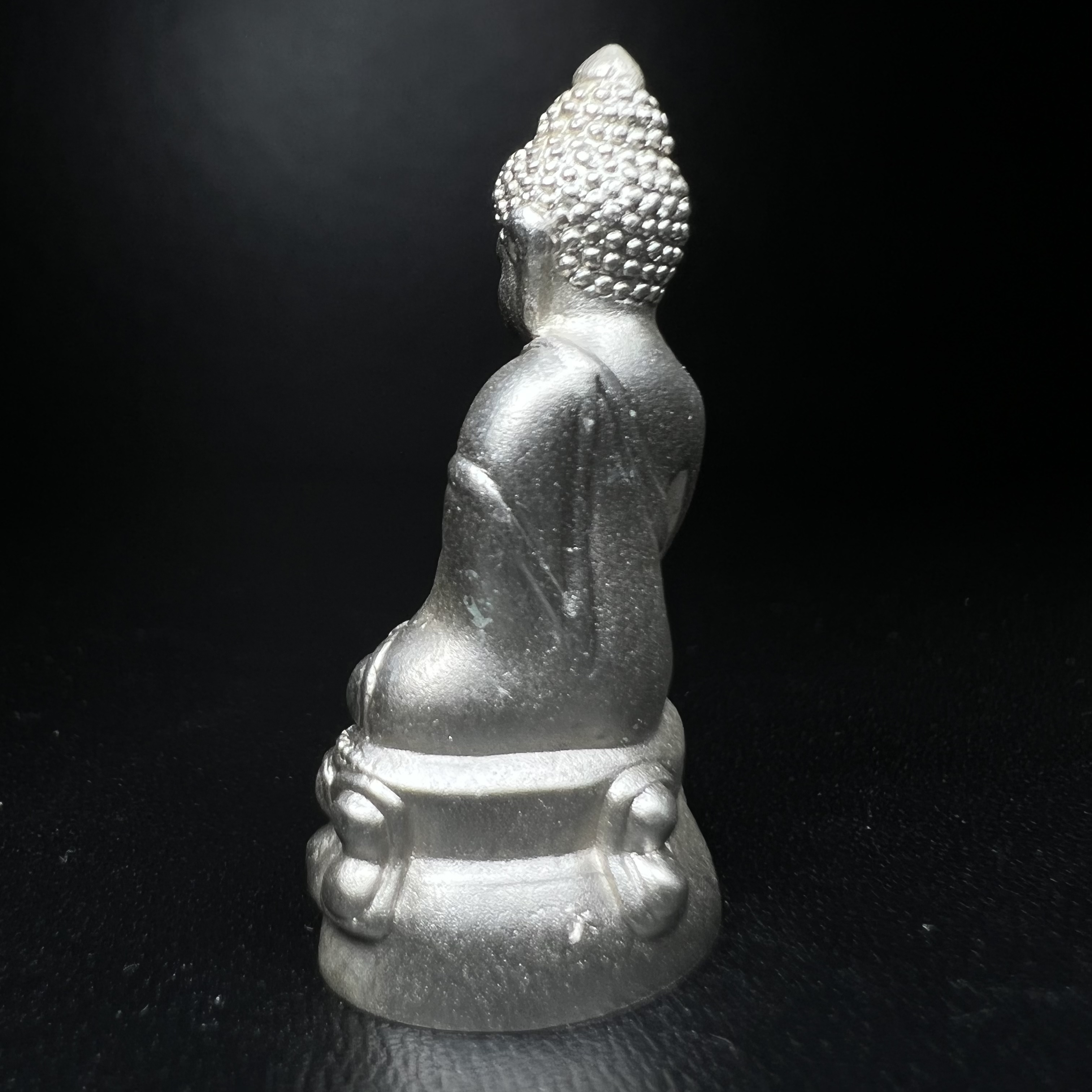 พระกริ่งสมเด็จญาณ วัดบวรนิเวศวิหาร เนื้อเงินบริสุทธิ์ 92.5% ตรากาญจนาภิเษกทองคำ(เนื้อทองคำแท้) พระราชทานแจกเมื่อ 3 ตุลาคม 2538 จัดสร้างในวโรกาส สมเด็จพระญาณสังวร สมเด็จพระสังฆราช ฉลองพระชนมายุครบ 82 พรรษา และฉลองครองราชสมบัติครบ 50 ปี รัชกาลที่ 9(หายาก)