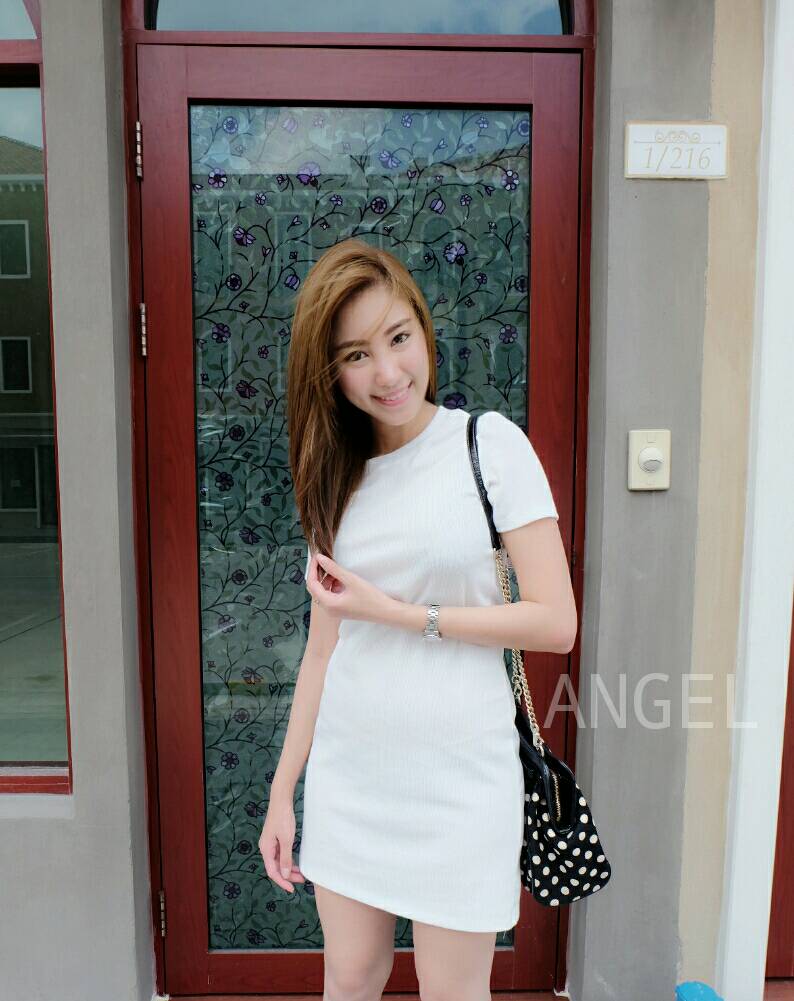 เดรสคอกลม