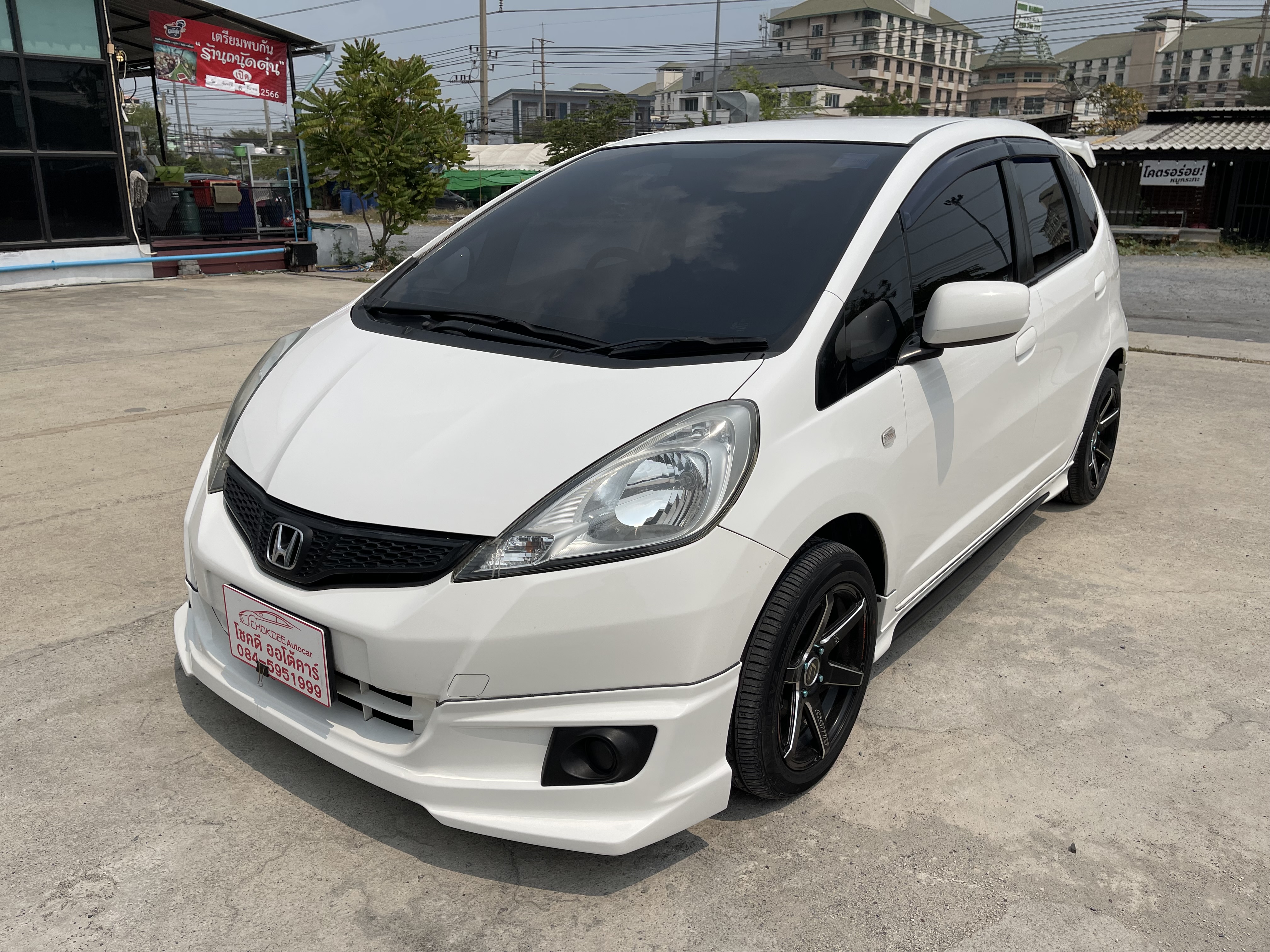 Honda Jazz 1.5 V At 2013 ขาว