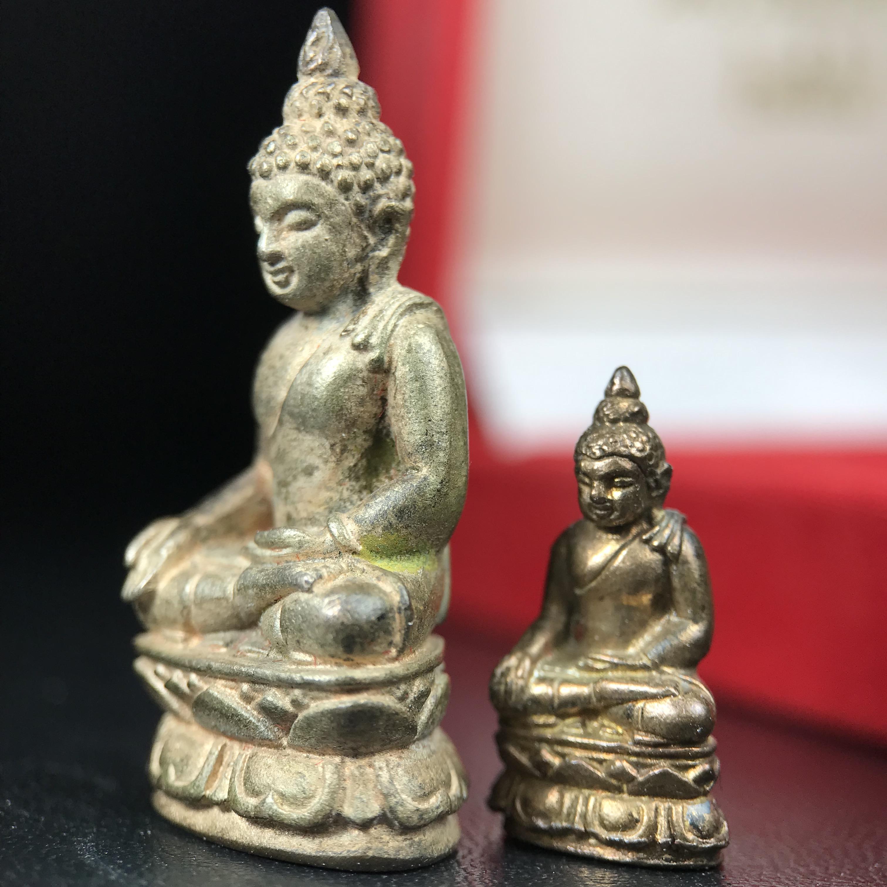 พระกริ่ง-พระชัยวัฒน์ ไพรีพินาศ วัดบวรนิเวศวิหาร ปี 2544 เนื้อสัมฤทธิ์ พิธีดีเยี่ยม สมเด็จพระญาณสังวร พระสังฆราช เสด็จจุดเทียนชัยและทรงอธิษฐานจิตด้วยพระองค์เอง(พิธีใหญ่นิยม)(1ใน9989องค์)