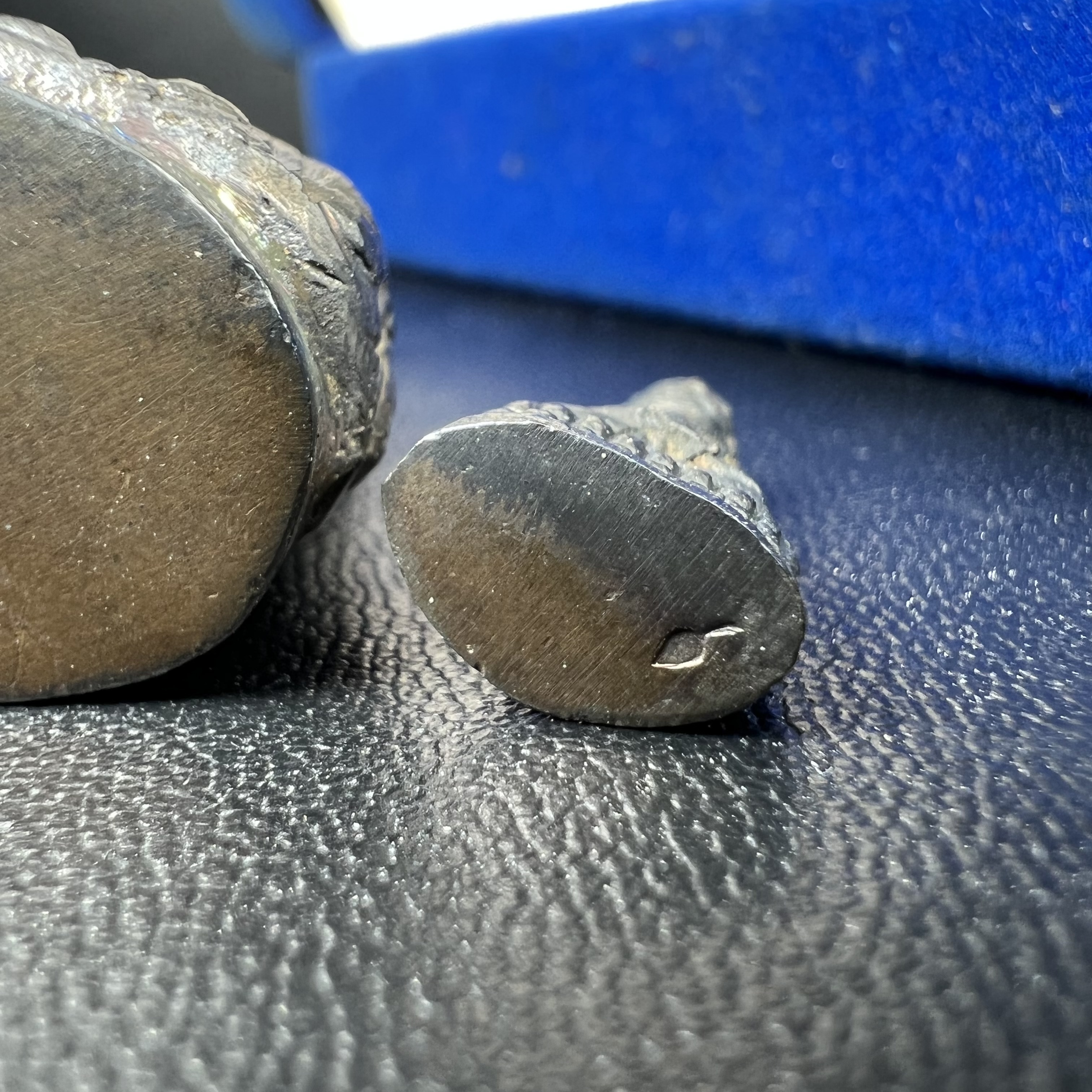 พระกริ่ง-พระชัยวัฒน์ 90พรรษาสมเด็จย่า ปี2533 เนื้อนวโลหะ(ในหลวงรัชกาลที่9เสด็จในพิธี)(1 ใน 3000 ชุด) หายาก