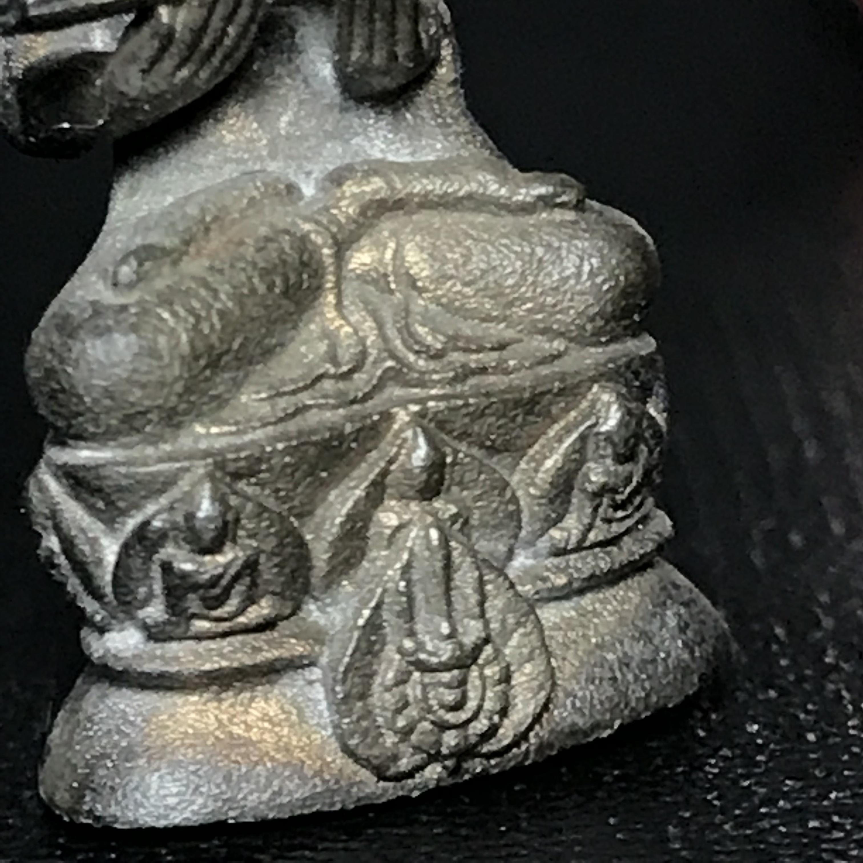 พระกริ่งปรมานุชิตชิโนรส วัดพระเชตุพนวิมลมังคลาราม(วัดโพธิ์) ปี2533 เนื้อนวโลหะ ( ในหลวงรัชกาลที่9เสด็จเททอง)