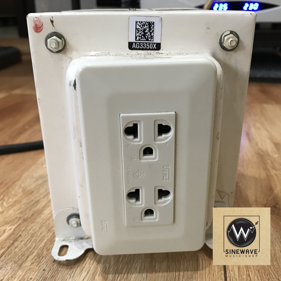 หม้อแปลงไฟ 110V ยี่ห้อ เกรียงรุ่งโรจน์ ขนาด 1500W (ของมือสอง)