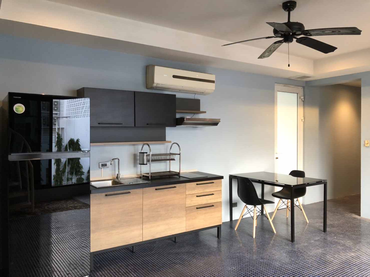 For Rent : Patong Seaview 1 bed room condominium 60 Sqm. Thai freehold.