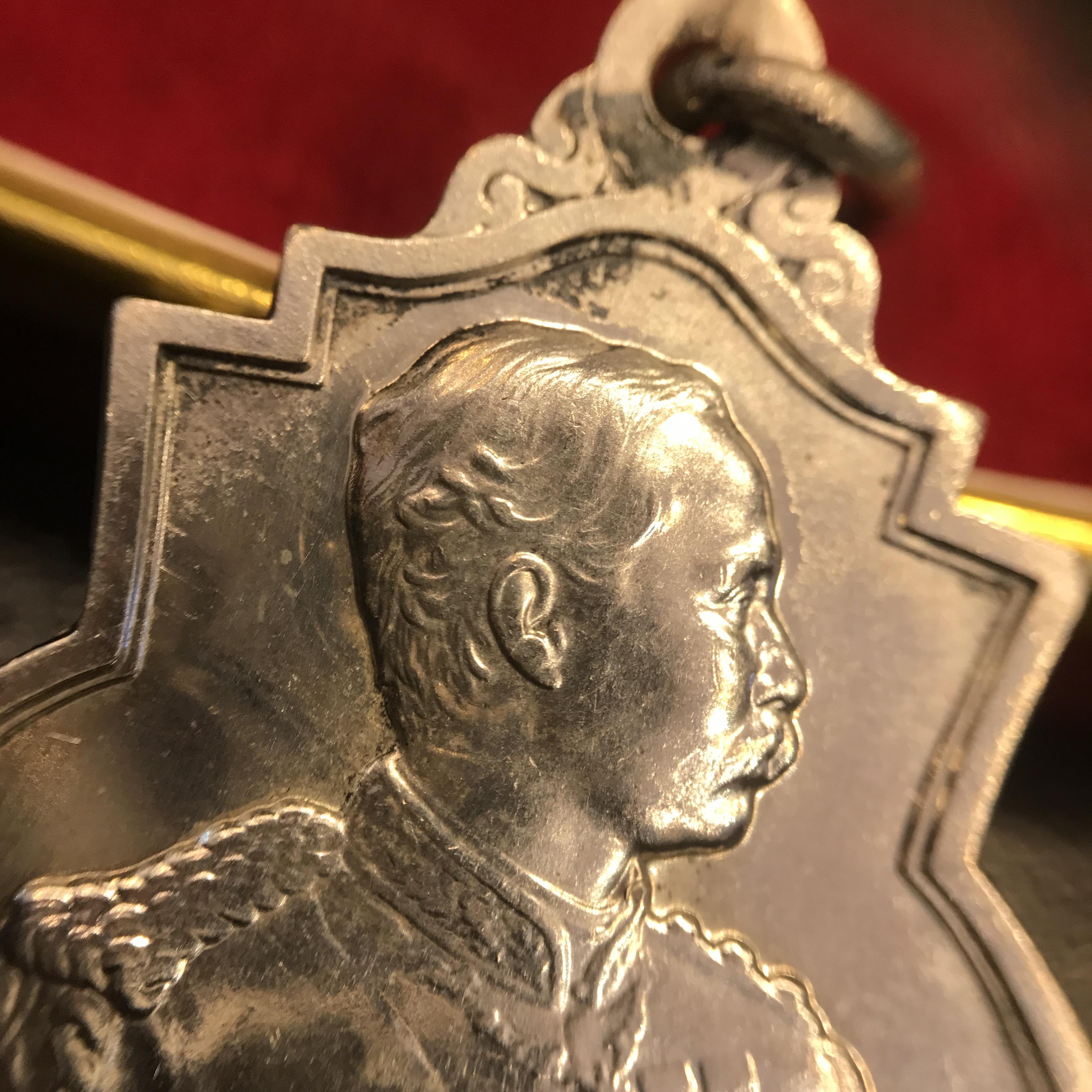 เหรียญ ร.5 ครบ99ปี โรงเรียนนายร้อย จปร. จ.นครนายก ปี2529 เนื้อเงิน(ในหลวงร.9เสด็จในพิธี)