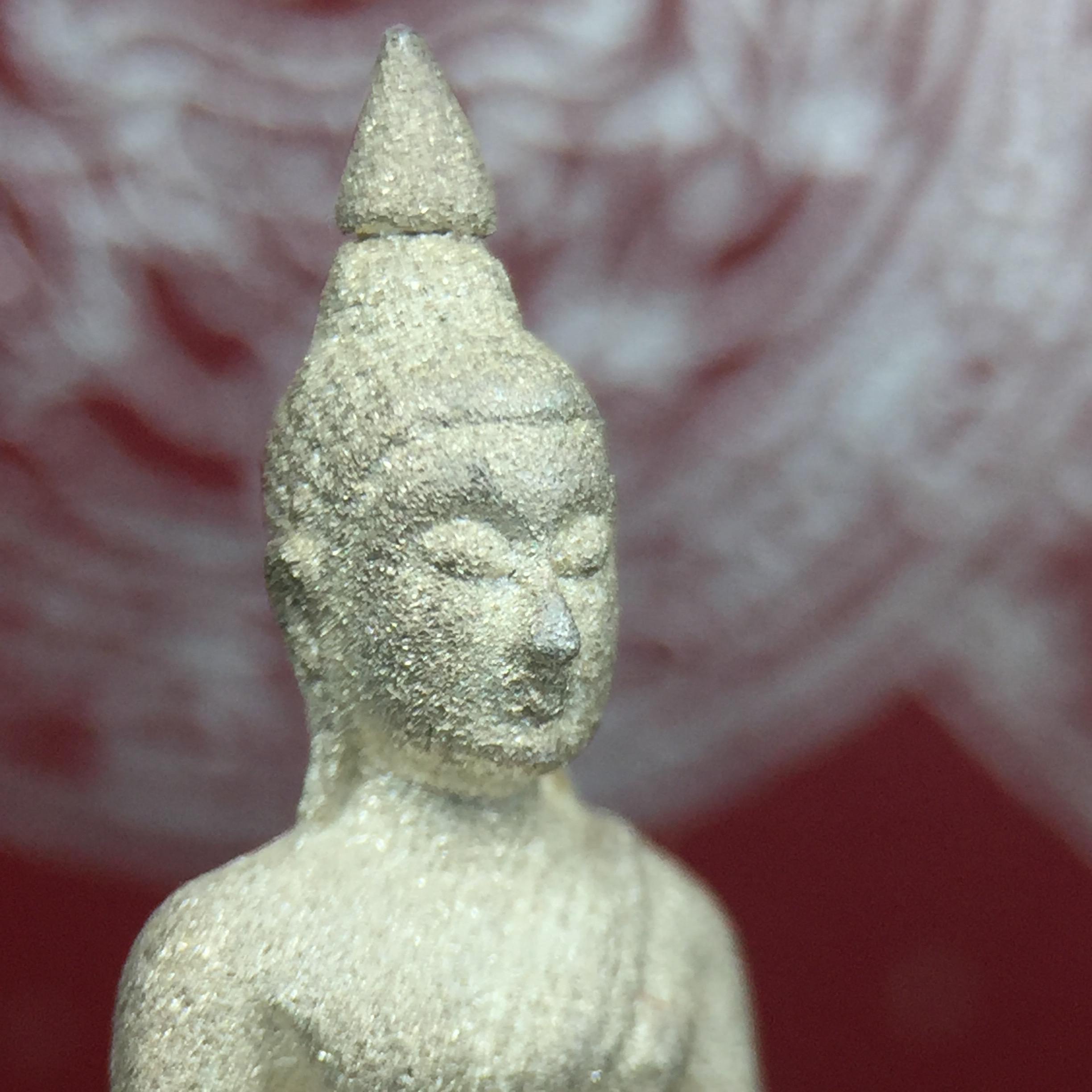 พระพุทธโสธร รุ่นประวติศาสตร์ 80 ปี กรมตำรวจ ปี 2538 เนื้อเงินประกายเพชร(เงินพ่นทราย)พิมพ์ใหญ่ 3.2 ซม. พร้อมกล่องบรรจุเดิม(พระดีพิธีใหญ่ รุ่นยอดนิยม)