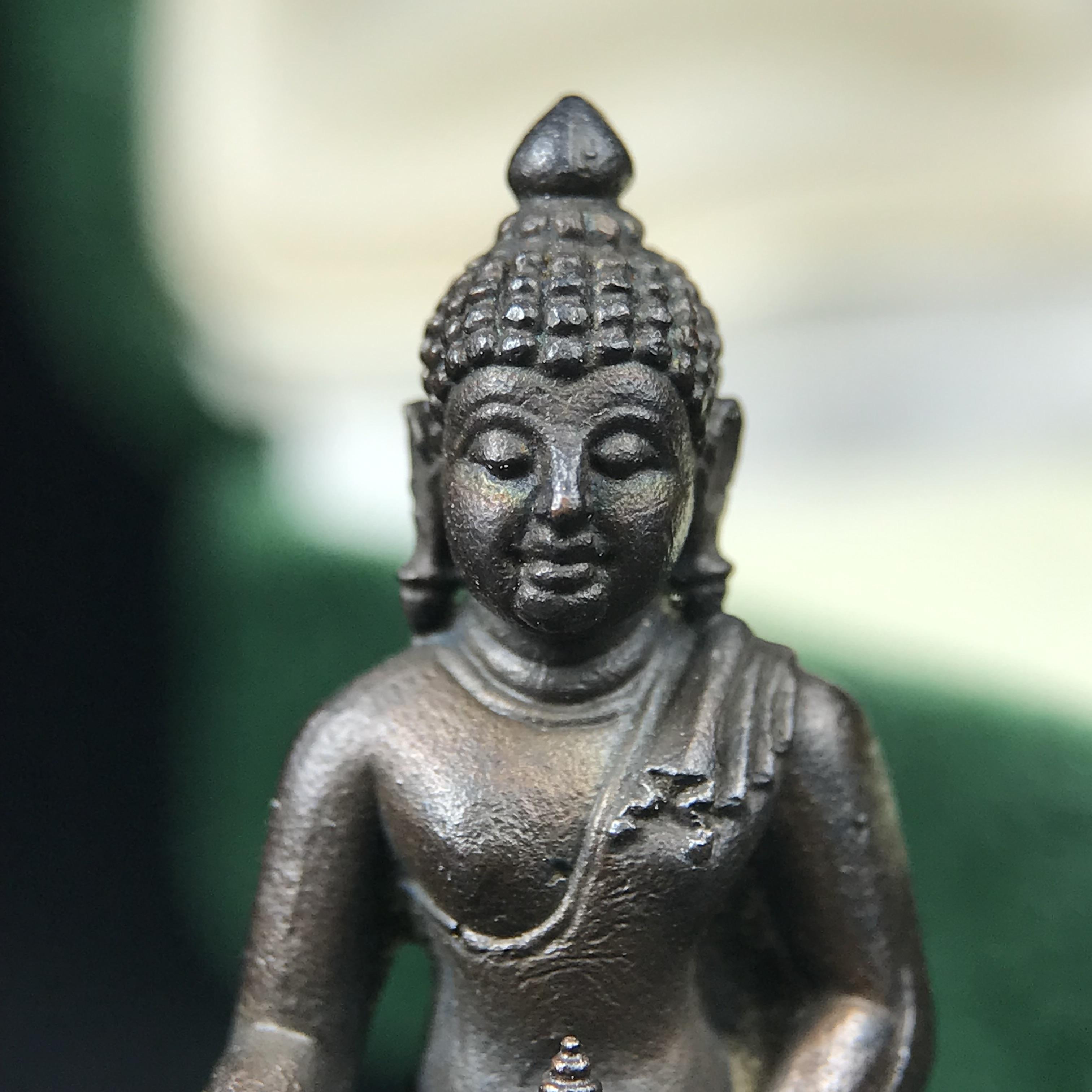 พระกริ่งวาสนา(รุ่นแรก) 80 พรรษา สมเด็จพระสังฆราช (วาสน์) วัดราชบพิธฯ ปี2521 เนื้อนวโลหะ(ตอกโค๊ตพระปิดตา) โดยมีหลวงปู่โต๊ะ วัดประดู่ฉิมพลีร่วมปลุกเสก พร้อมกล่องบรรจุเดิม(รุ่นแรก คอตั้งตรงได้สัดส่วน หายาก)