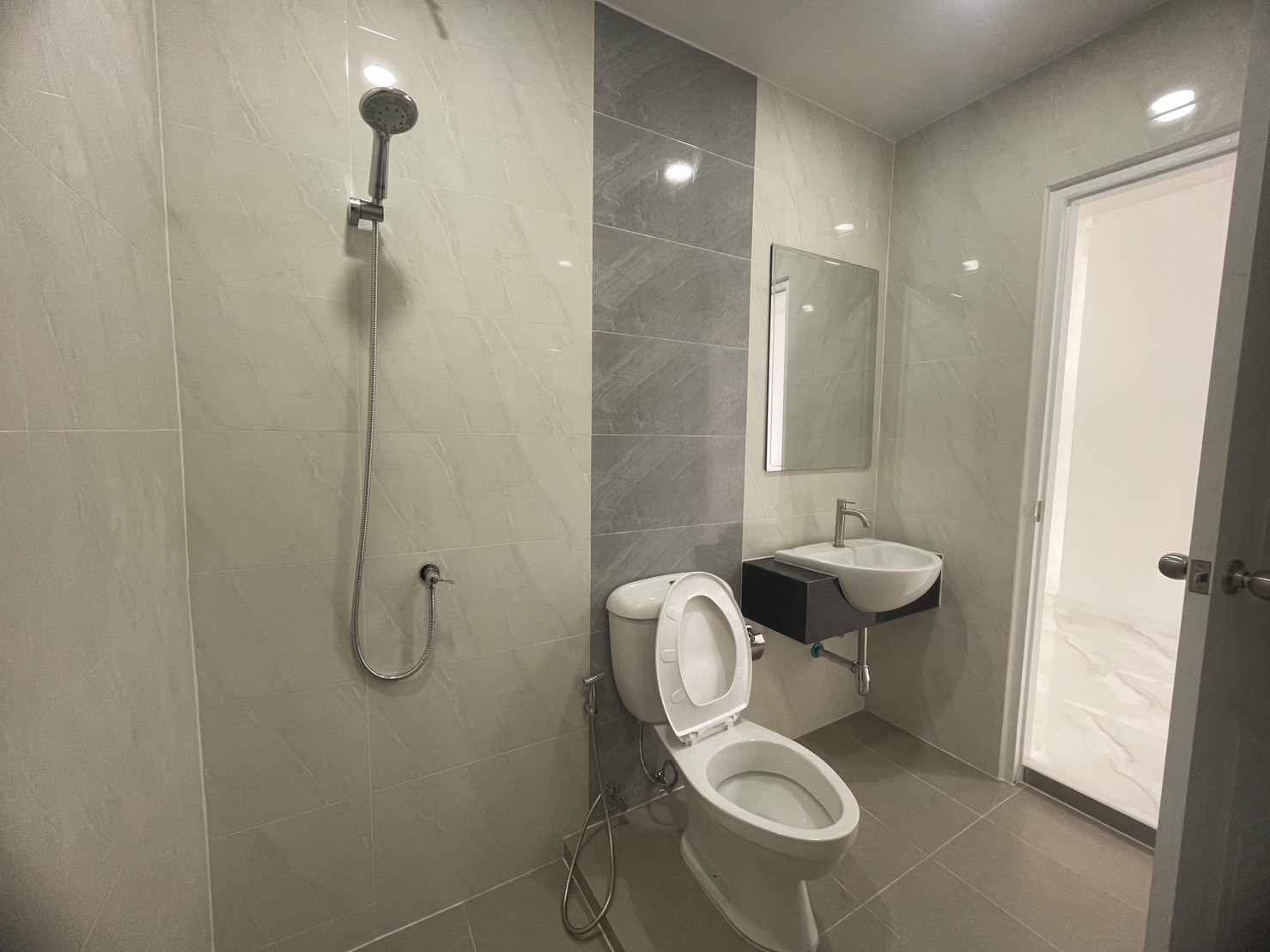 For Sale : Talad Yai, 2-Storey Townhome, 3 Bedrooms 2 Bathrooms