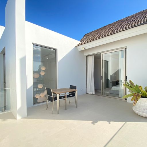 For Sales : Cherngtalay, Modern Contemporary Pool Villa , 3 bedrooms, 3 bathrooms