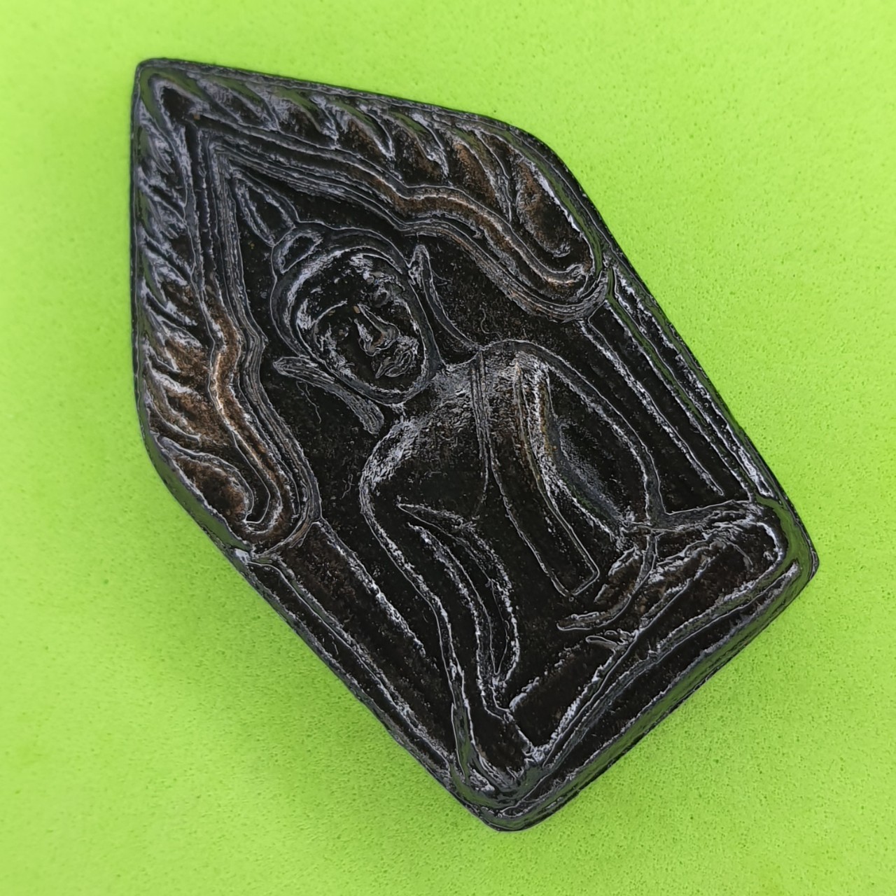 พระเครื่อง ขุนแผนเสน่ห์ รุ่นเสน่ห์แรงเปรี้ยง สีดำทำเก่า พระขุนแผน พระแท้ พระเครื่องพระขุนแผน ขุนแผนห้อยคอ ขุนแผนแขวนคอ บูชาขุนแผน ขุนแผนแท้ พระขุนแผนแท้