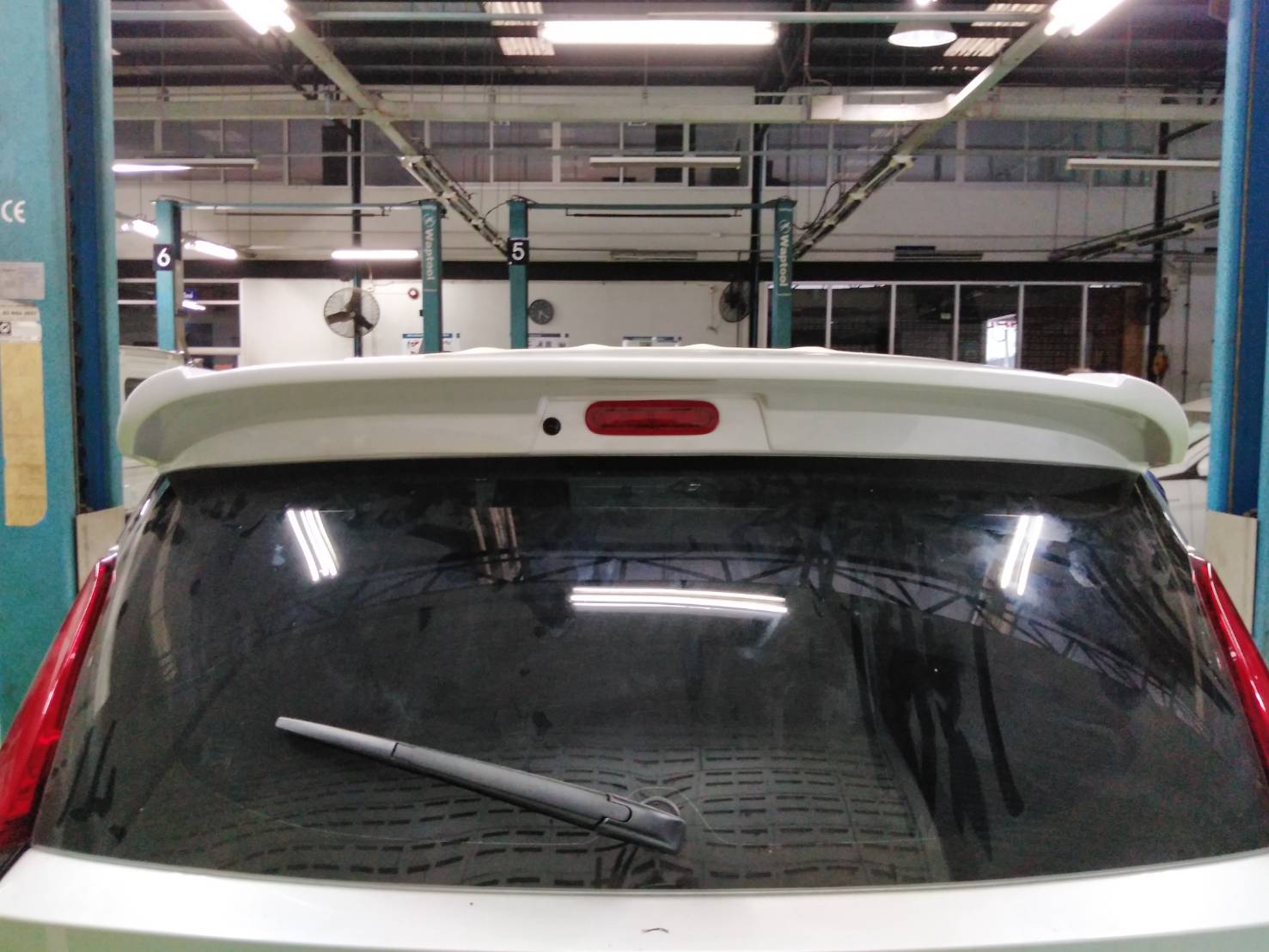 Suzuki Ertiga 2019 V.1 with custom grille bodykits by Amotriz