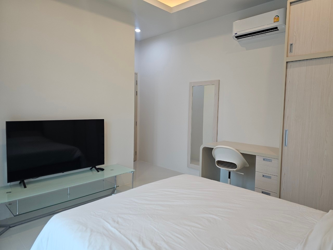 For Rent : Thalang, Private pool villa modern luxury style, 2 Bedrooms 3 Bathrooms