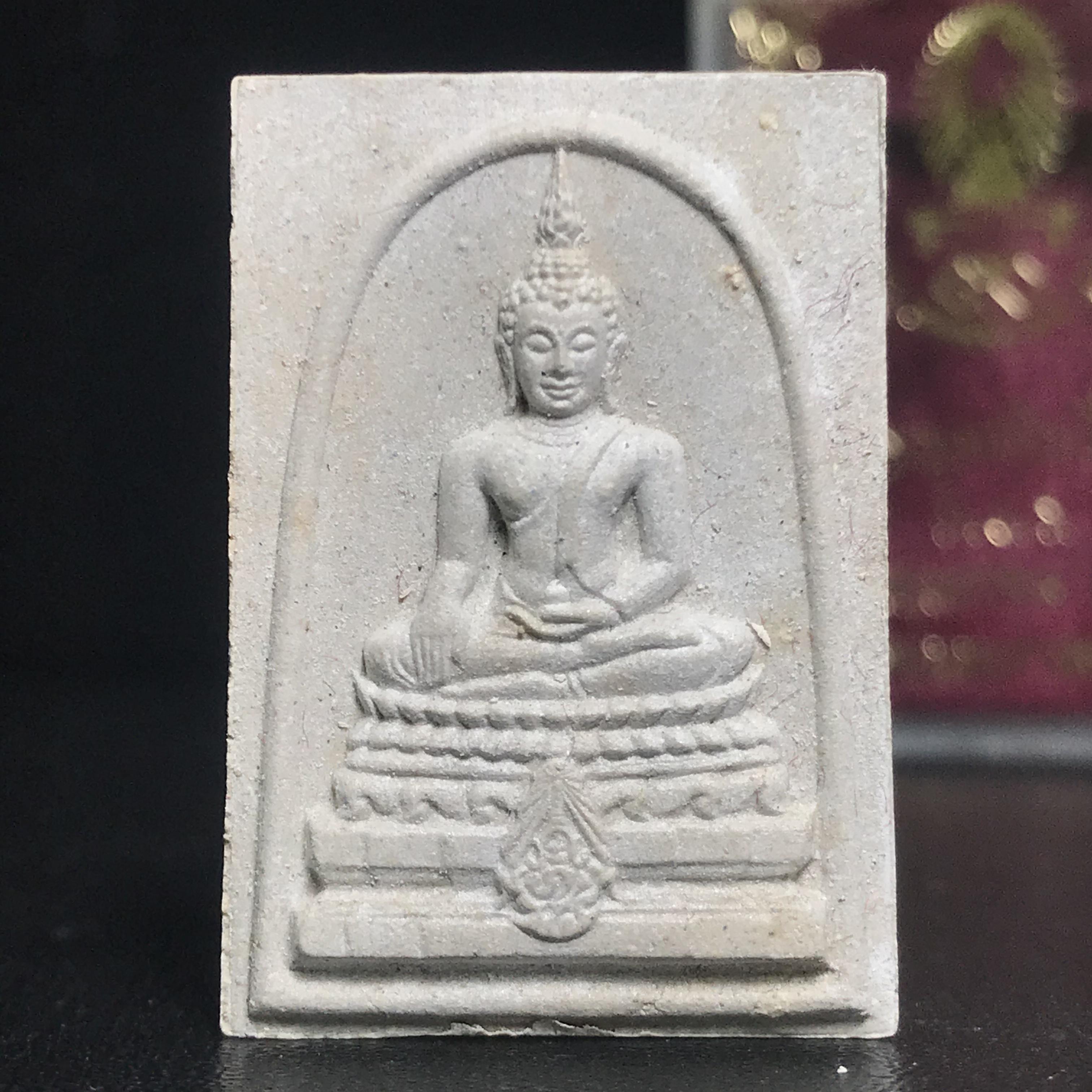 พระพุทธชินสีห์ ภปร. ทันโต เสฏโฐ ปี2533 พิมพ์ใหญ่ พร้อมใบรับรองบรรจุพระทนต์ในหลวง รุ่นเดียวในประวัติศาสตร์ ****รุ่นนี้ขอแนะนำ****