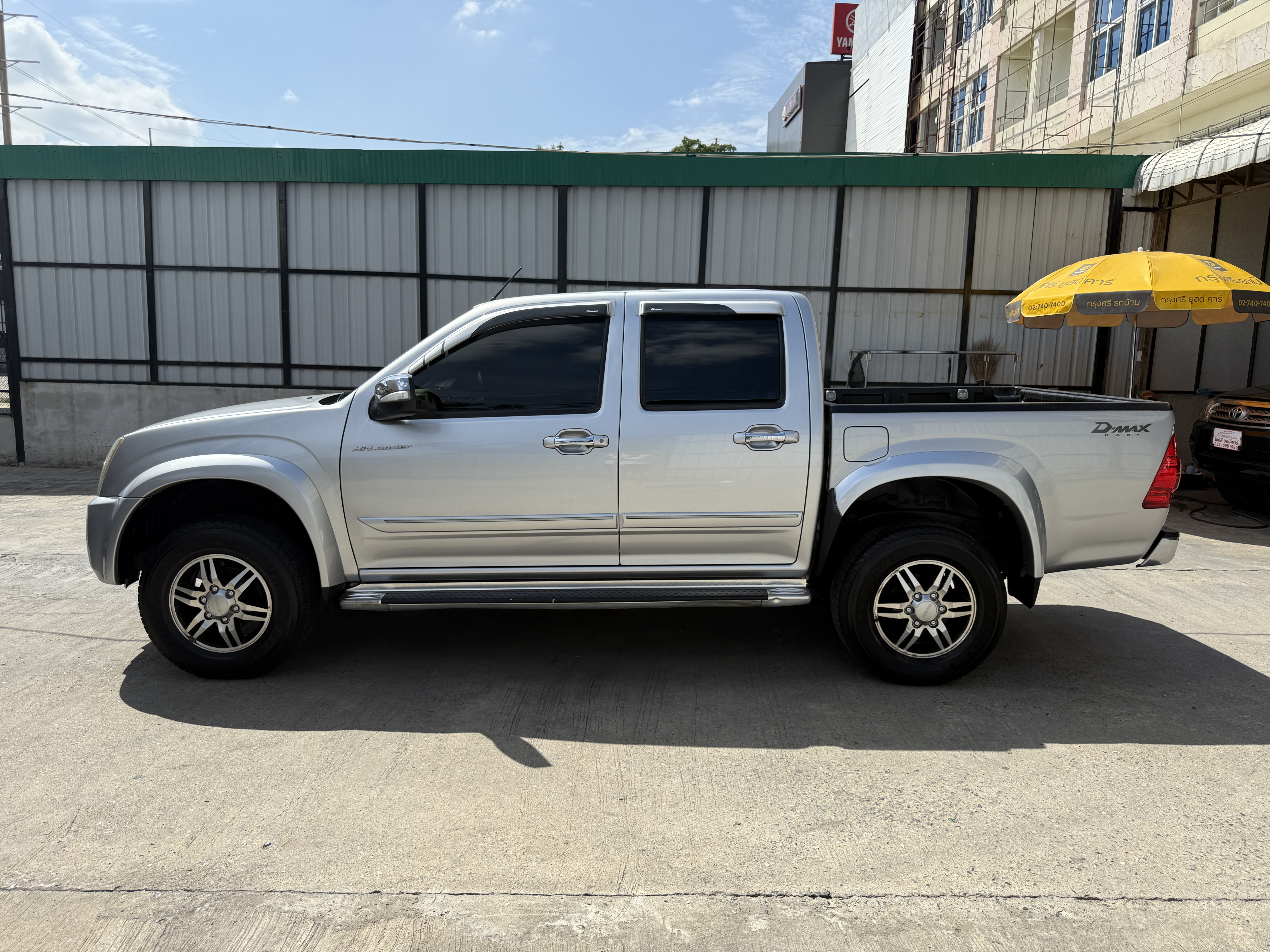 Isuzu Dmax 4ประตู Hilander 2.5 Abs 2010 เงิน