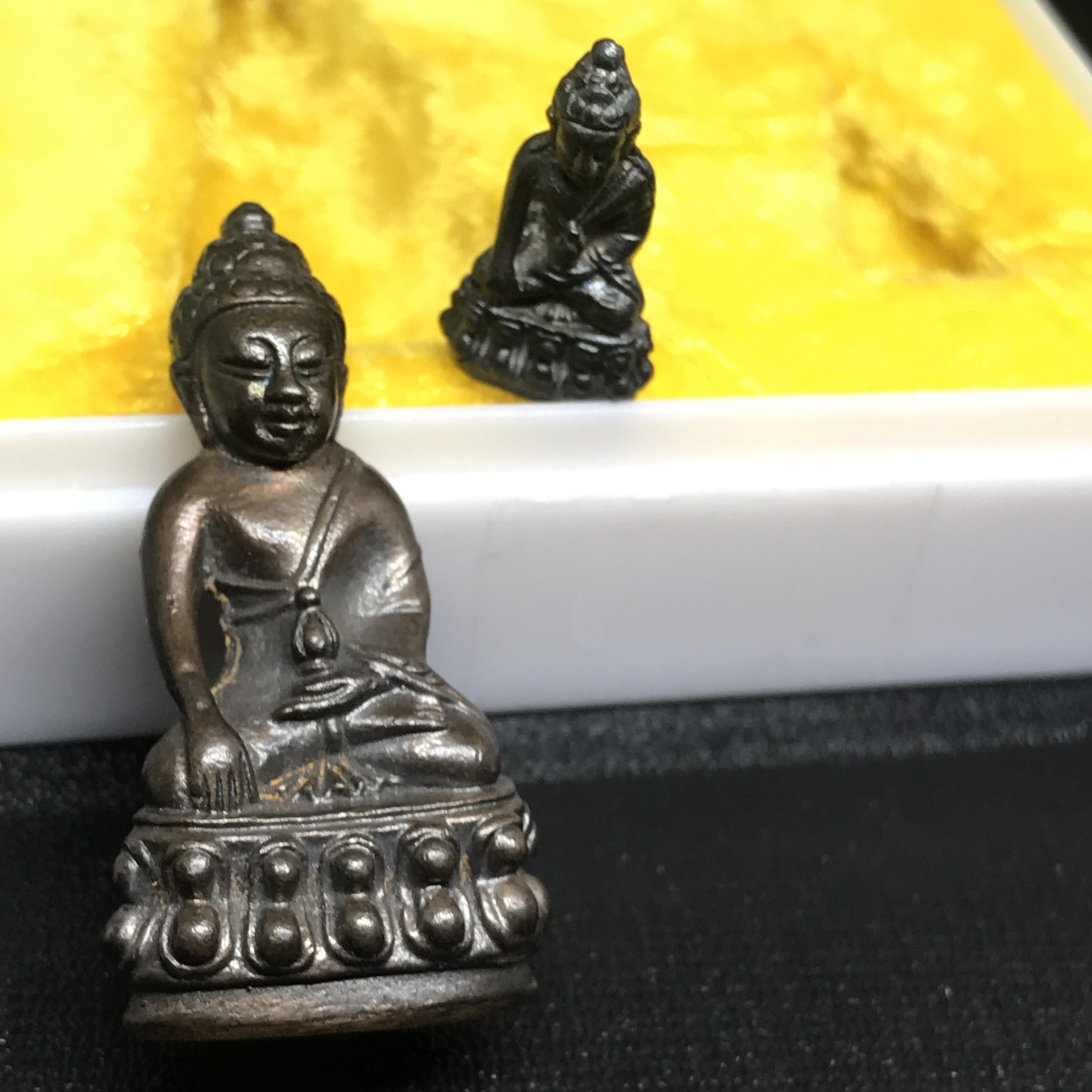 พระกริ่ง-พระชัยวัฒน์ รุ่นเมตตา ปี2529 วัดบวรนิเวศวิหาร เนื้อนวโลหะ(ในหลวงร.9เสด็จเททอง)(1ใน999ชุด)