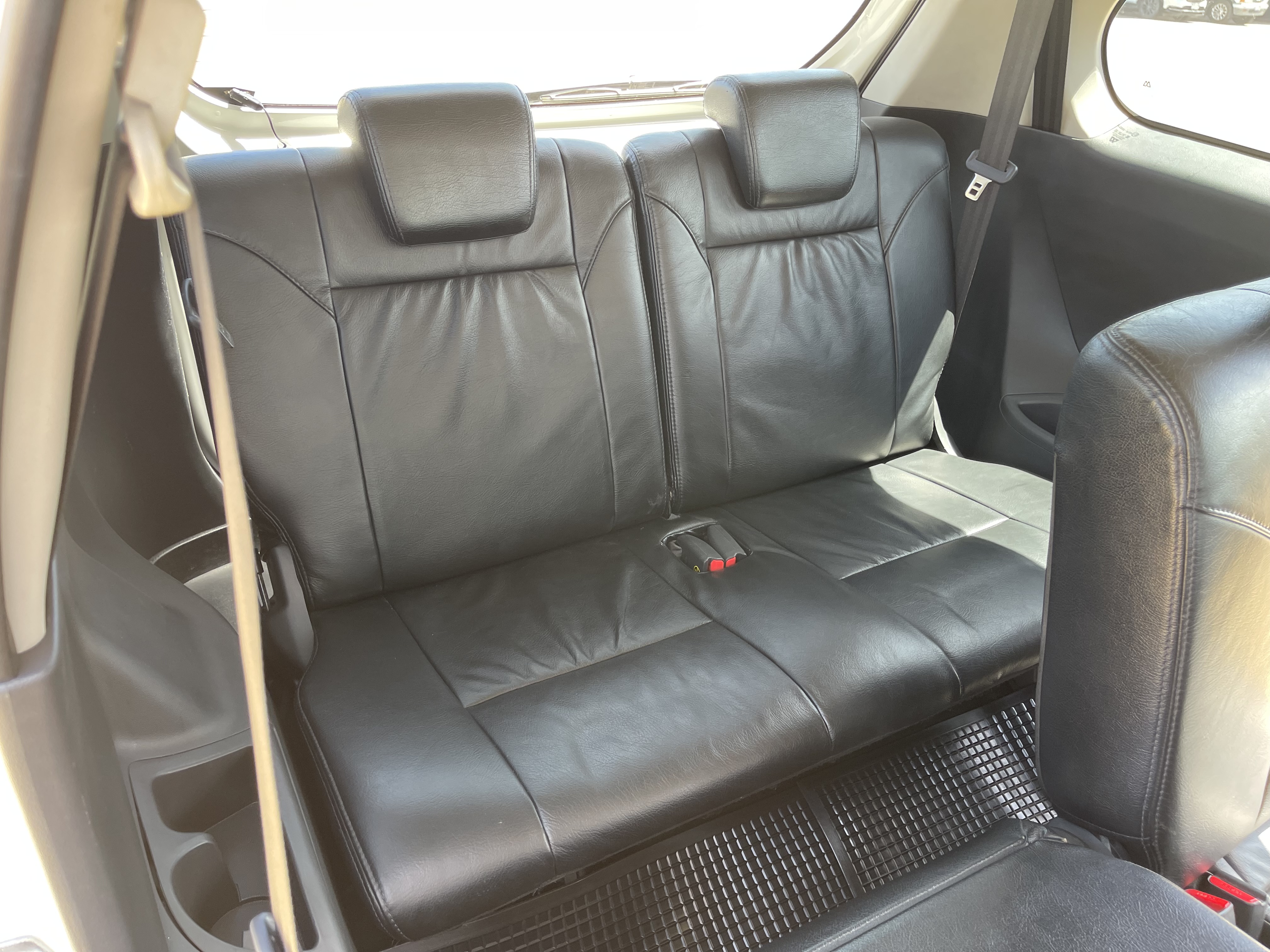 Toyota Avanza 1.5 G At 2015 ขาว