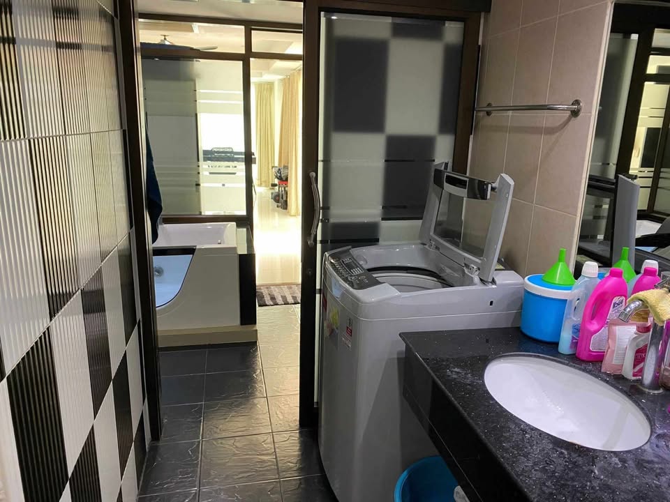 For Sale : Patong Harbor View Condo, 3 Bedrooms 2 Bedrooms, 5th flr.