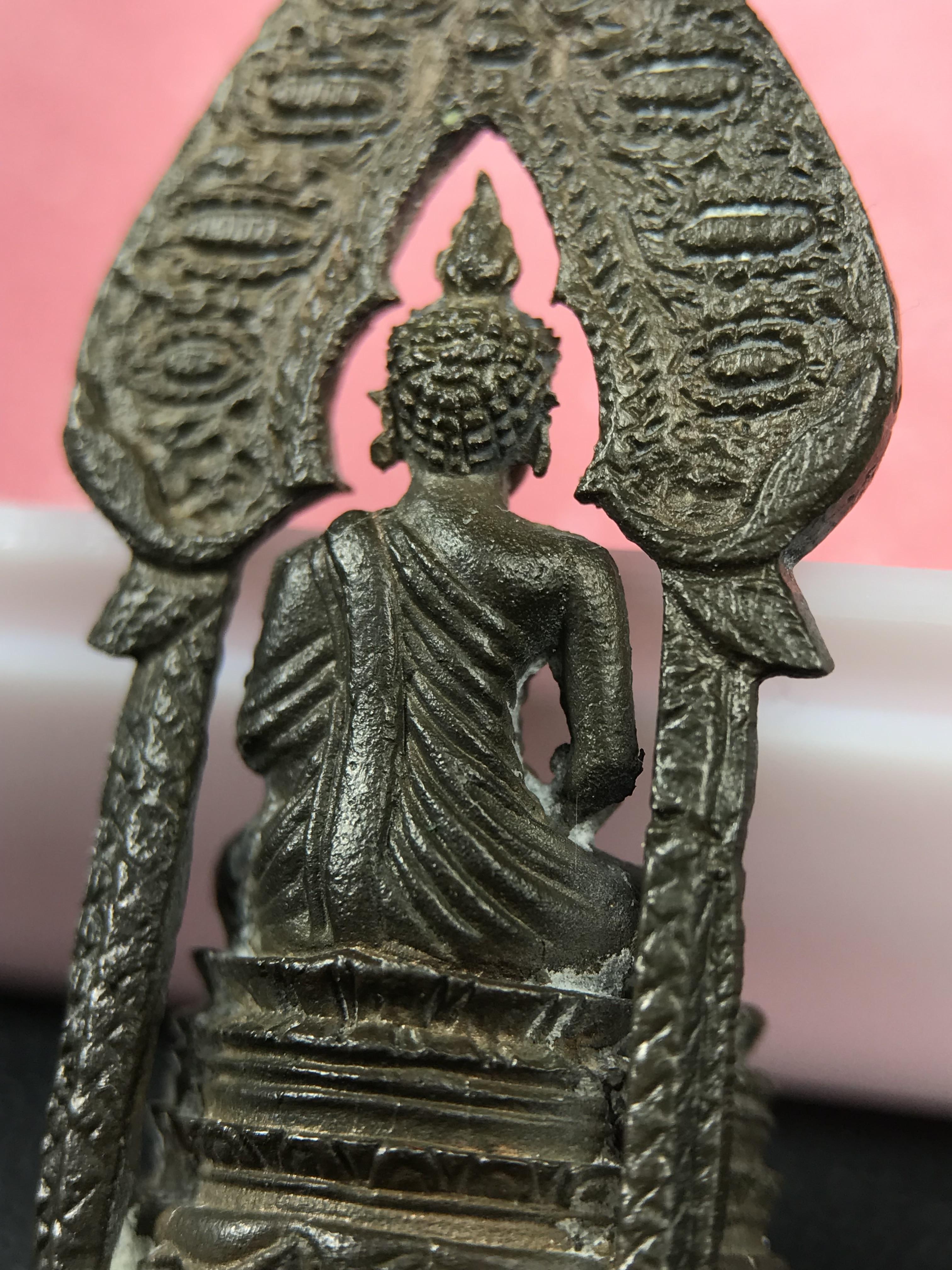 พระกริ่งนิรันตราย สมโภชครบ 108 ปี วัดราชประดิษฐ์ ปี 2515 เนื้อนวโลหะ(องค์หมายเลข ๑๖๘)( ในหลวง ร.9 เสด็จเททอง)( จำนวนสร้าง 1 ใน 999 องค์) (พิธีใหญ่ เกจิคณาจารย์ในยุคล้นหลาม หลวงปู่โต๊ะ วัดประดู่ฉิมพลีร่วมปลุกเสก)หายาก