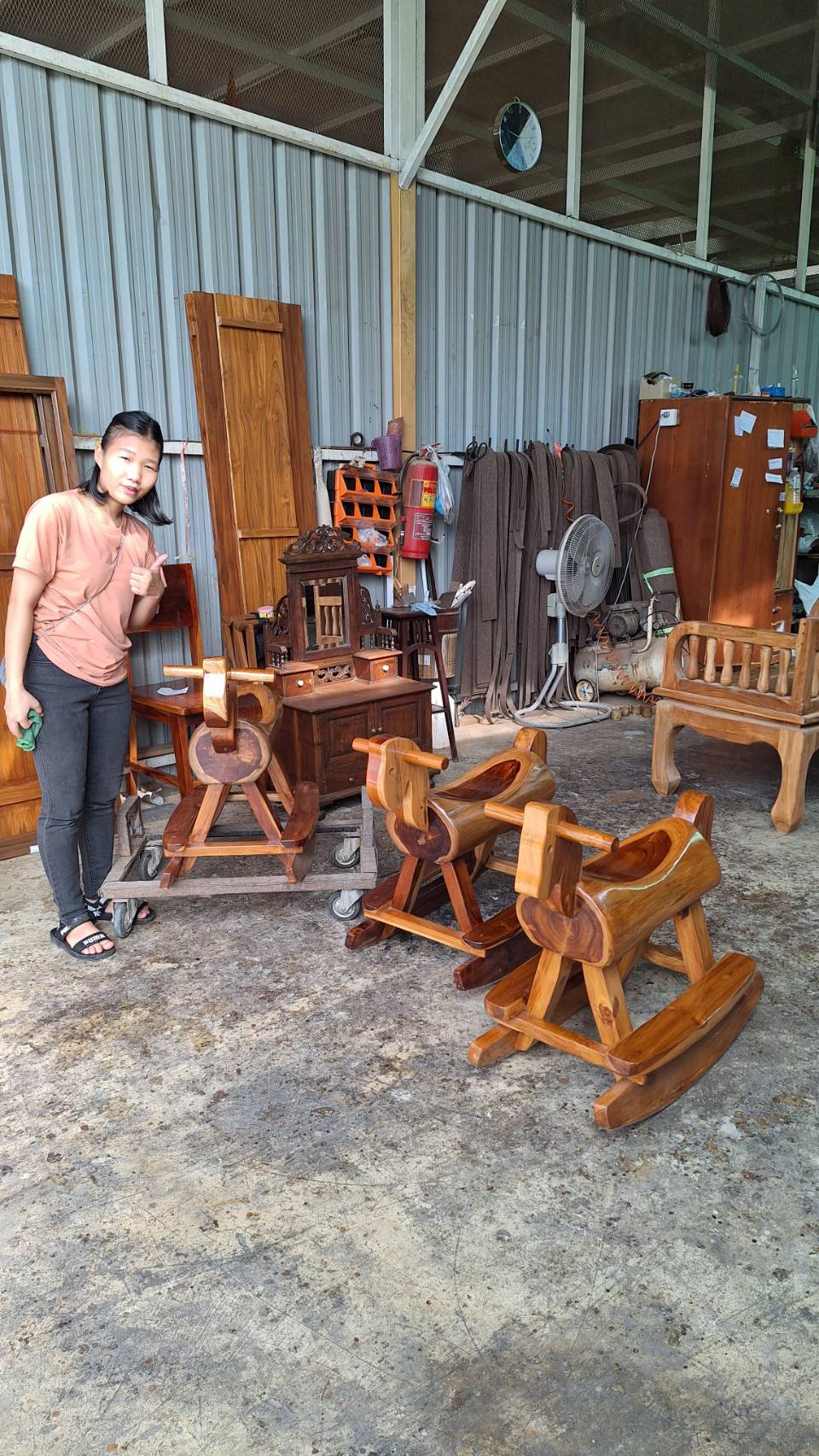 ม้าโยกไม้สักน่ารักๆ