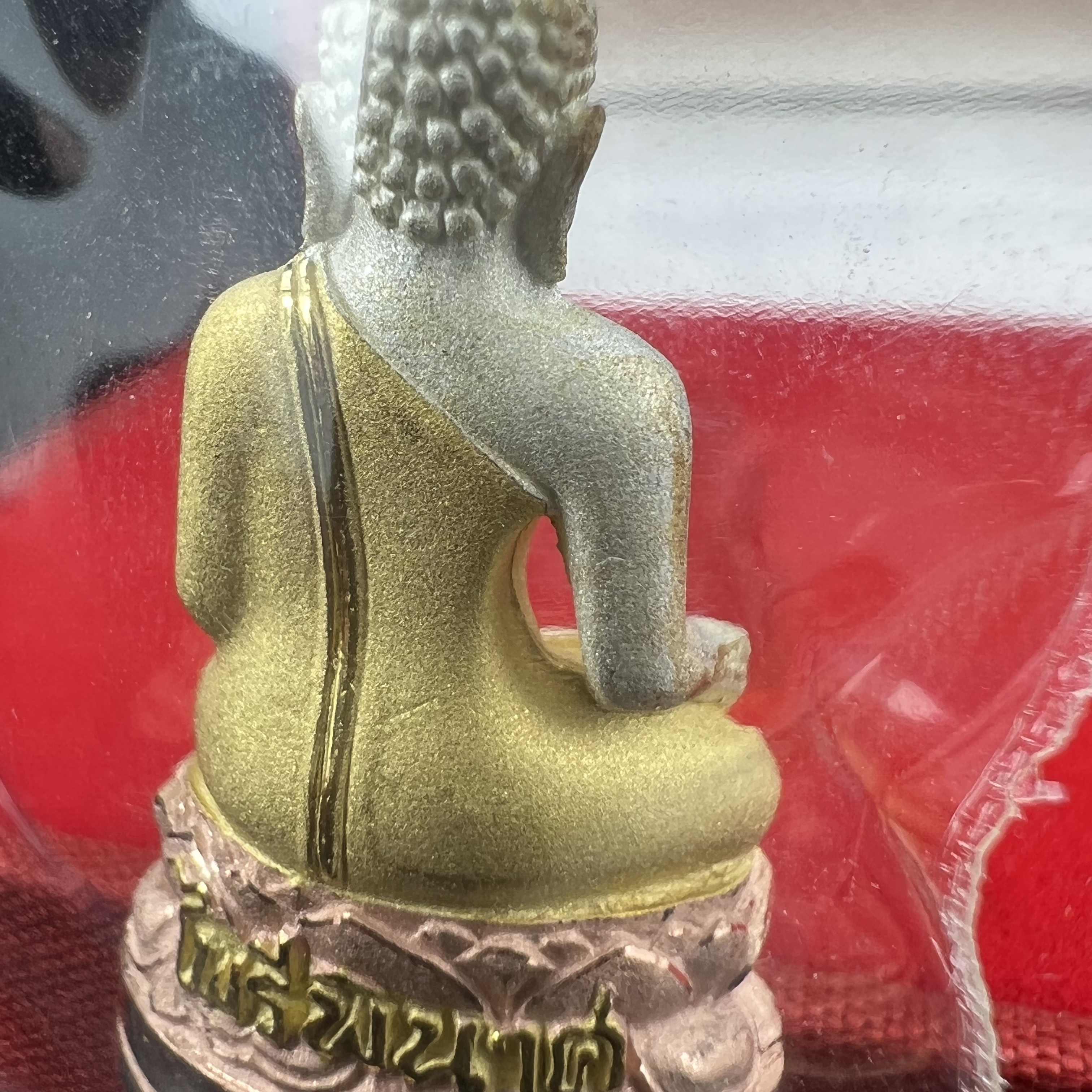 พระไพรีพินาศ รุ่นมหามงคล 72 พรรษา (6 รอบ) ในหลวงรัชกาลที่9 ปี2542 พิมพ์ใหญ่ เนื้อเงินบริสุทธิ์ 99.9% ชุบสามกษัตริย์แบบพ่นทรายขัดเงาบางส่วน(สภาพสวยซีนซองเดิมกล่องบรรจุเดิมครบสมบูรณ์)1 ใน 1500 องค์