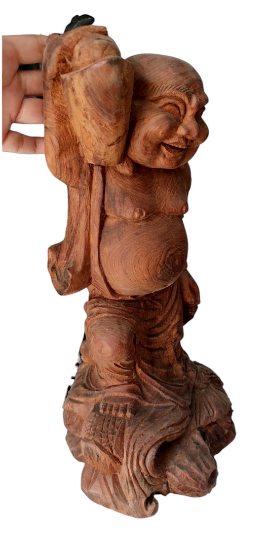 ไม้แกะสลัก สังกัจจายน์จีนถือก้อนทอง 37cm