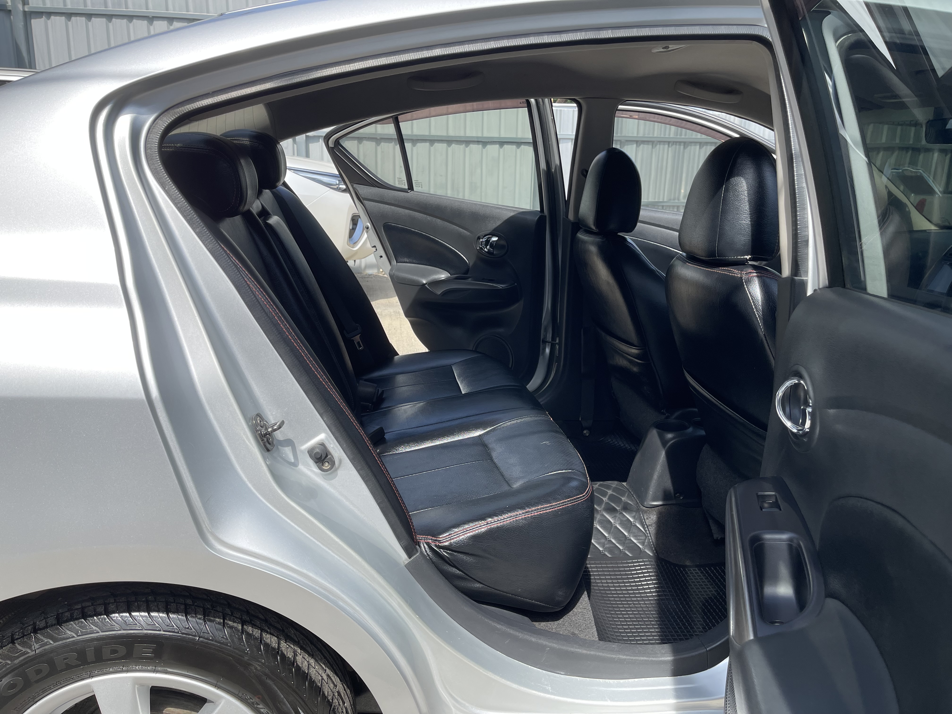 Nissan Almera 1.2 VL At 2012 เงิน