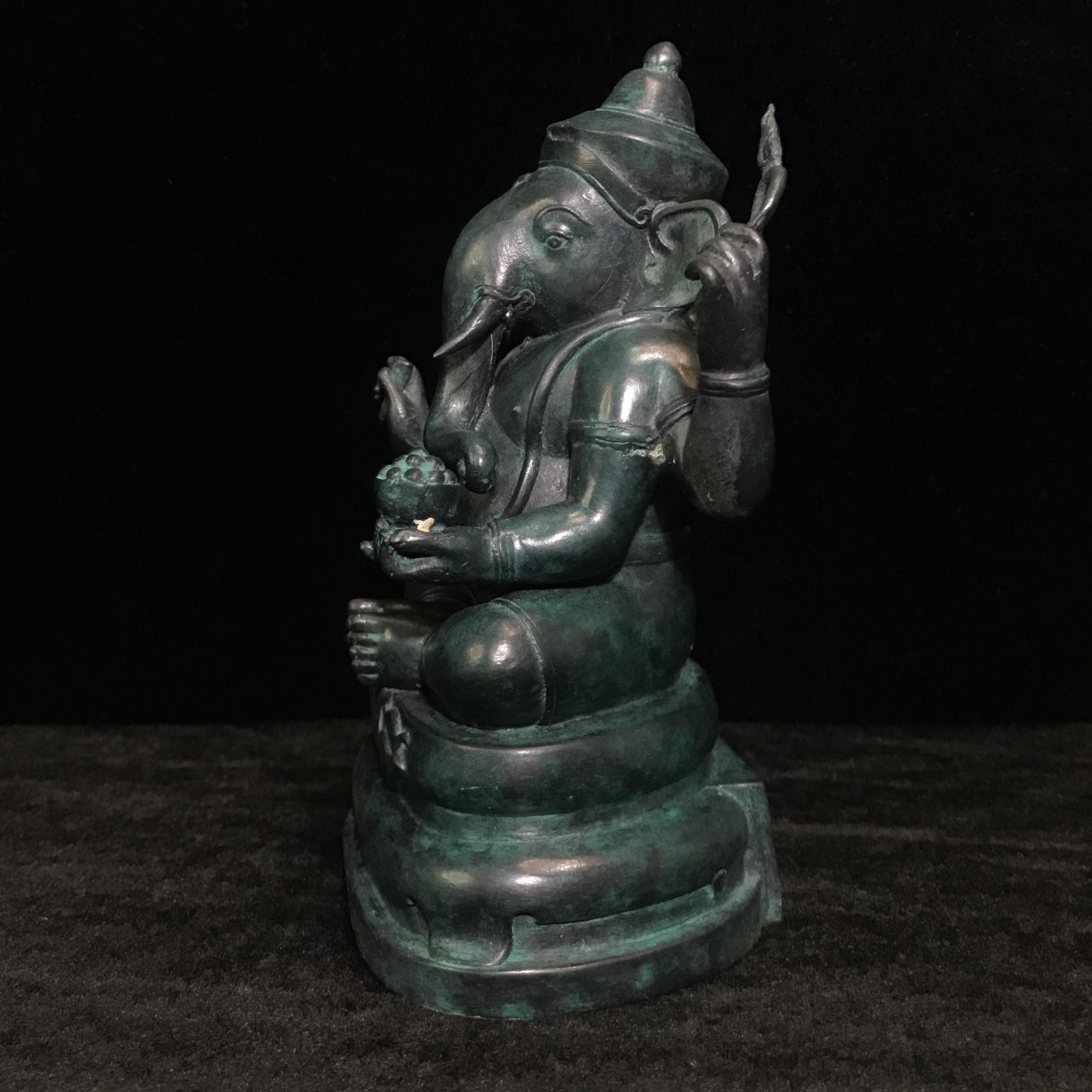 พระพิฆเนศวร 65 ปี คณะจิตรกรรม มหาวิทยาลัยศิลปากร ปี2551 ลอยองค์เนื้อสำริดขนาดหน้าตัก 3 นิ้ว(เนื้อสำริดเขียวพลาติน่า)