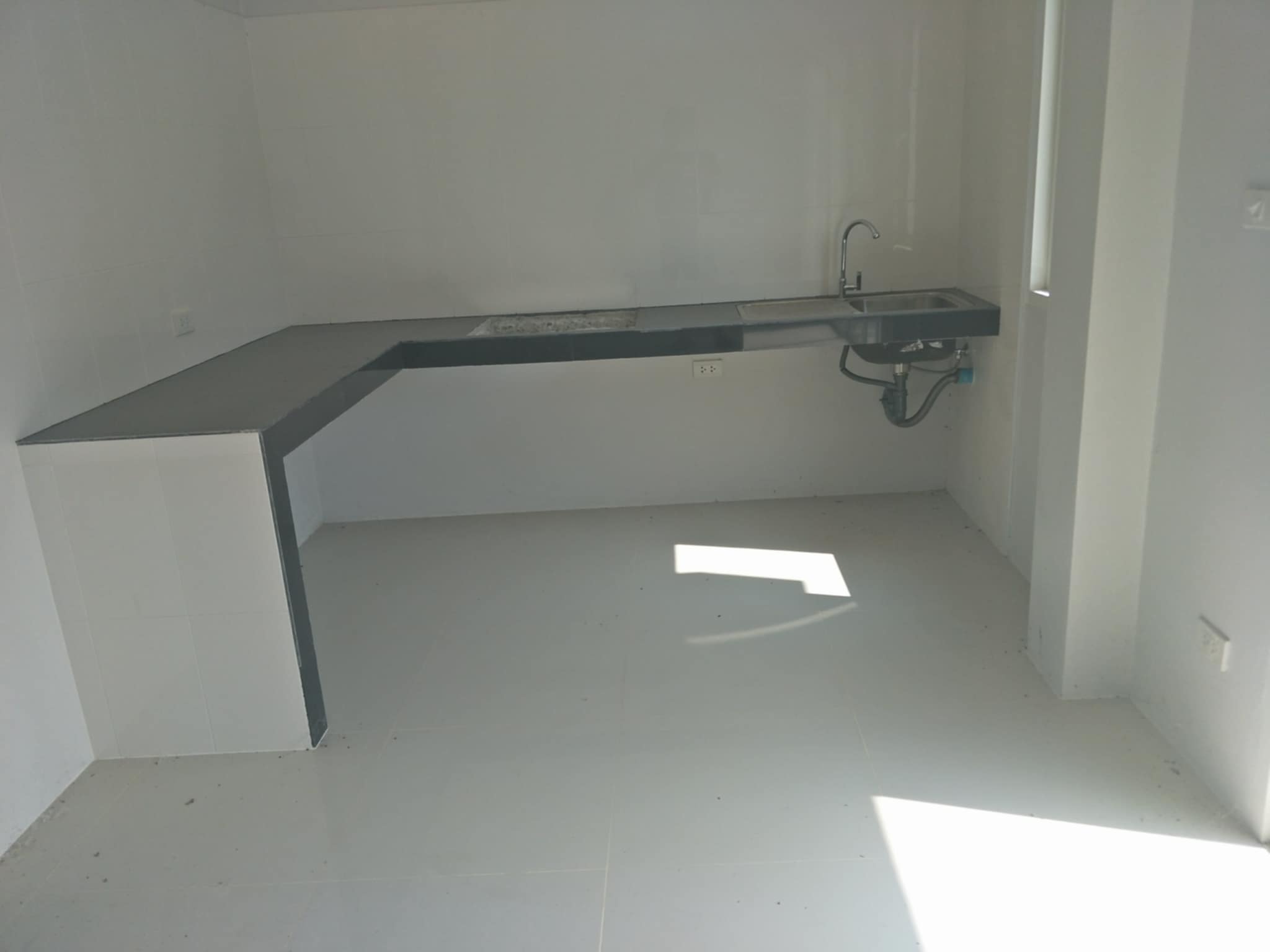 For Sales : Cherngtalay, 3-Story Townhouse, 3 Bedrooms 4 Bathrooms