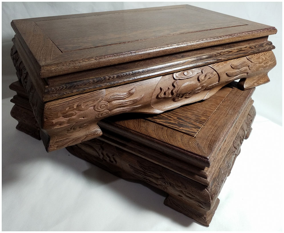 กี๋หรือฐานไม้สไตล์จีน ขาสิงห์ ท๊อปประมาณ18cmx28.5cm ตัวละ