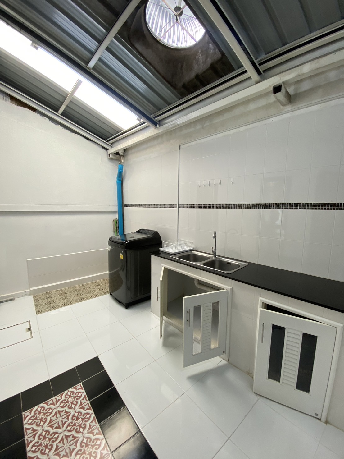 For Rent : Town home near Super Cheap Market, 3 Bedroom 3 Bathroom