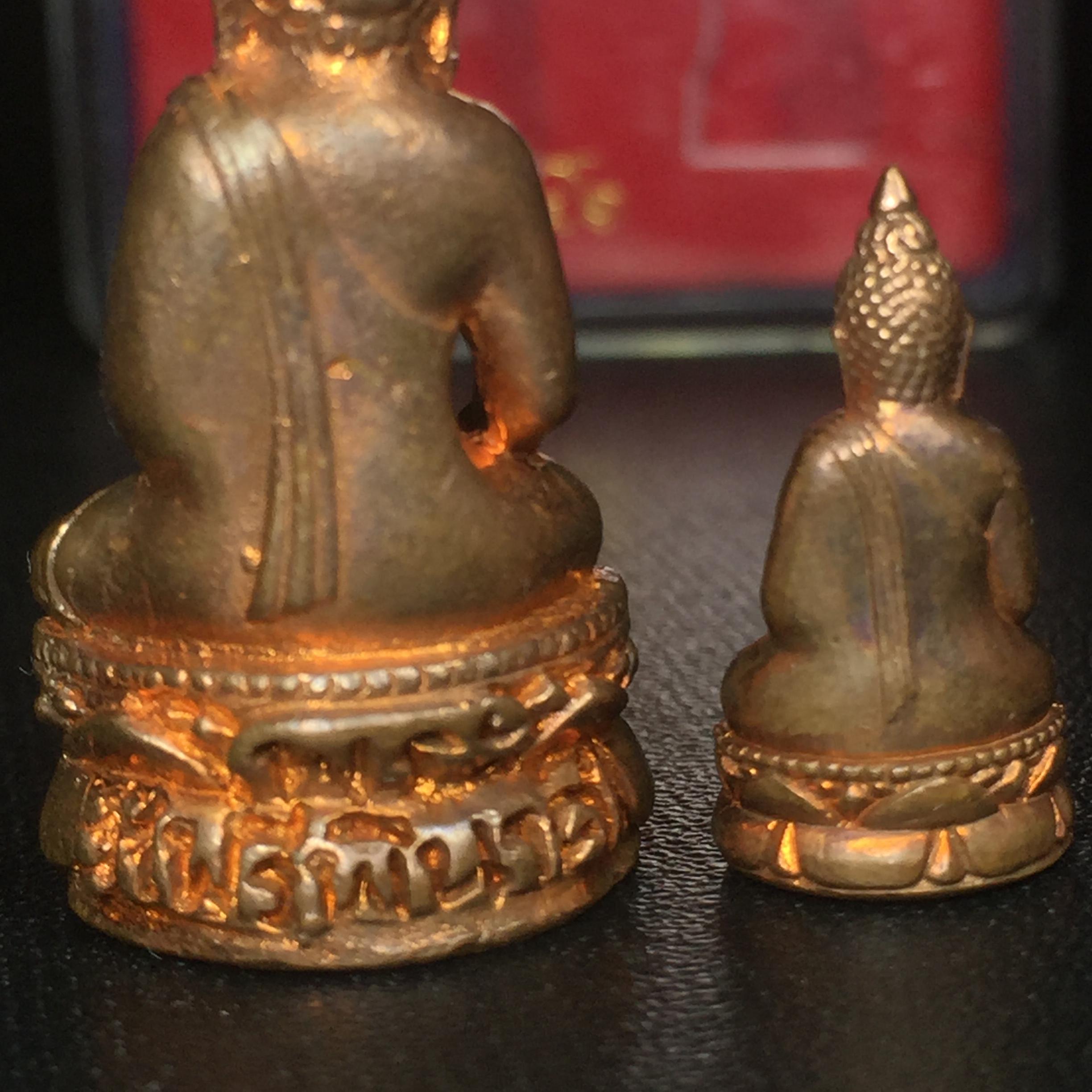 พระไพรีพินาศ วัดบวรนิเวศวิหาร รุ่นชัยชนะศึก ปี2546 พิมพ์บัวเหลี่ยม เนื้อสัตตโลหะ หมายเลข 596(สภาพสวยพร้อมกล่องบรรจุเดิมครบสมบูรณ์)(พระดี พิธีใหญ่ มวลสารเด่น รุ่นนิยม)