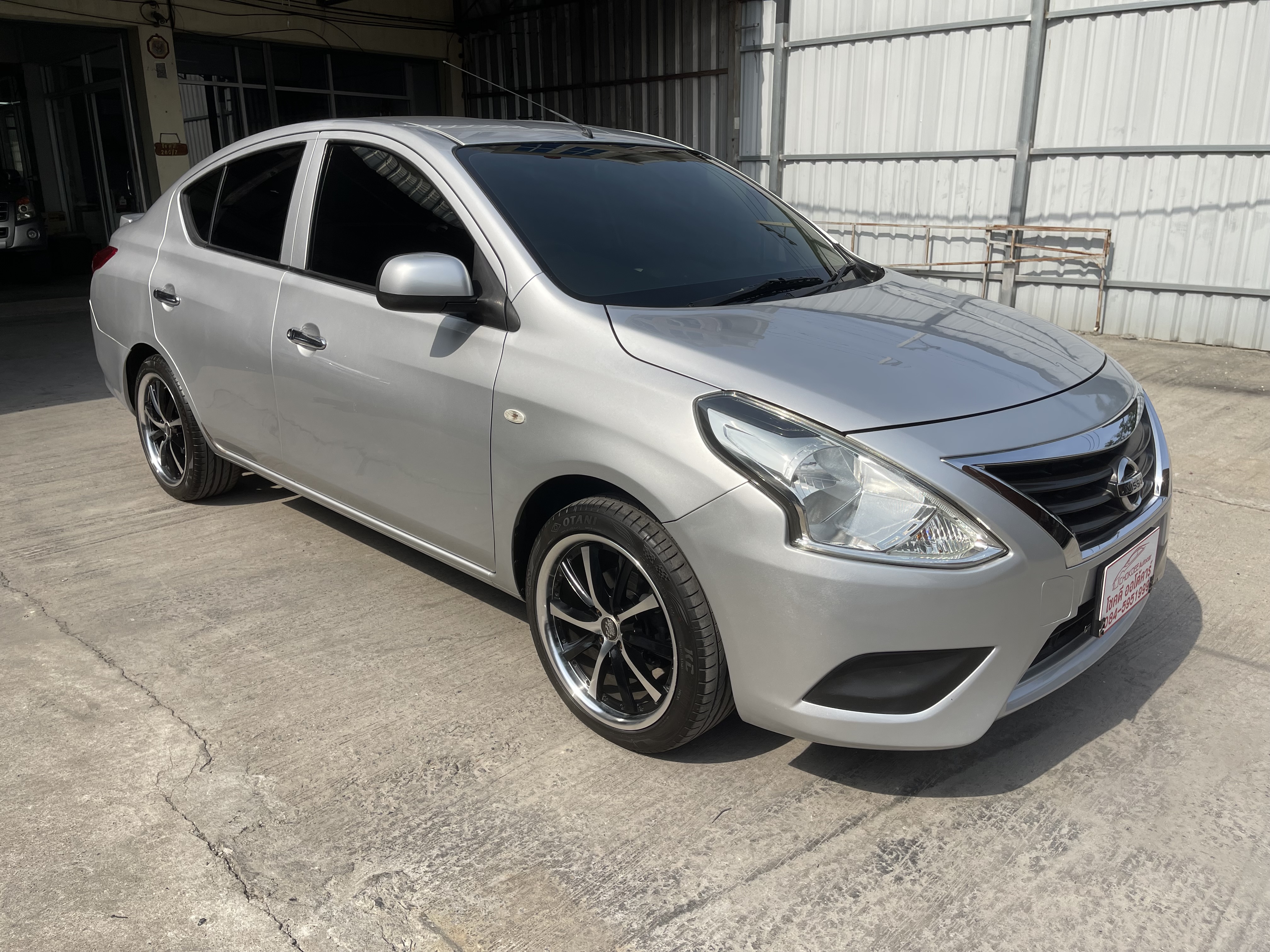 Nissan Almera 1.2 E At 2017 เงิน
