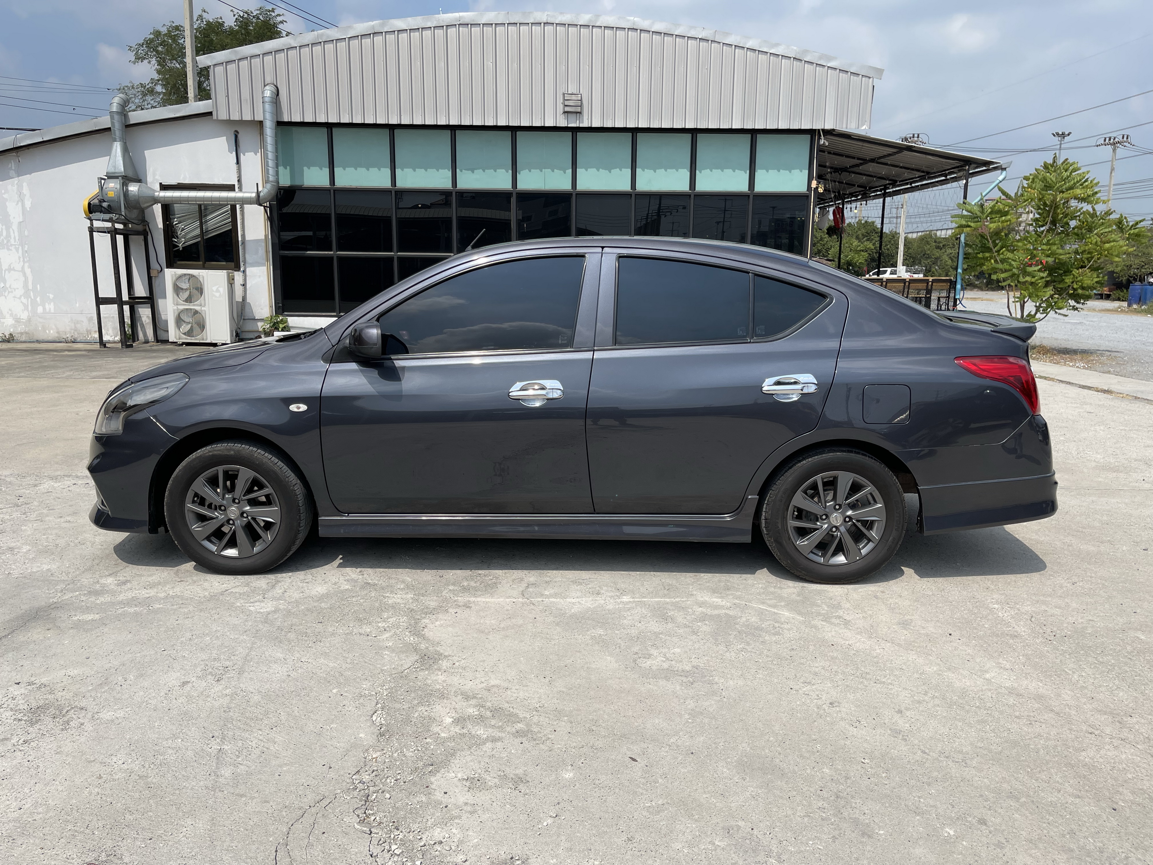 Nissan Almera 1.2 E Sportech At 2018 เทา