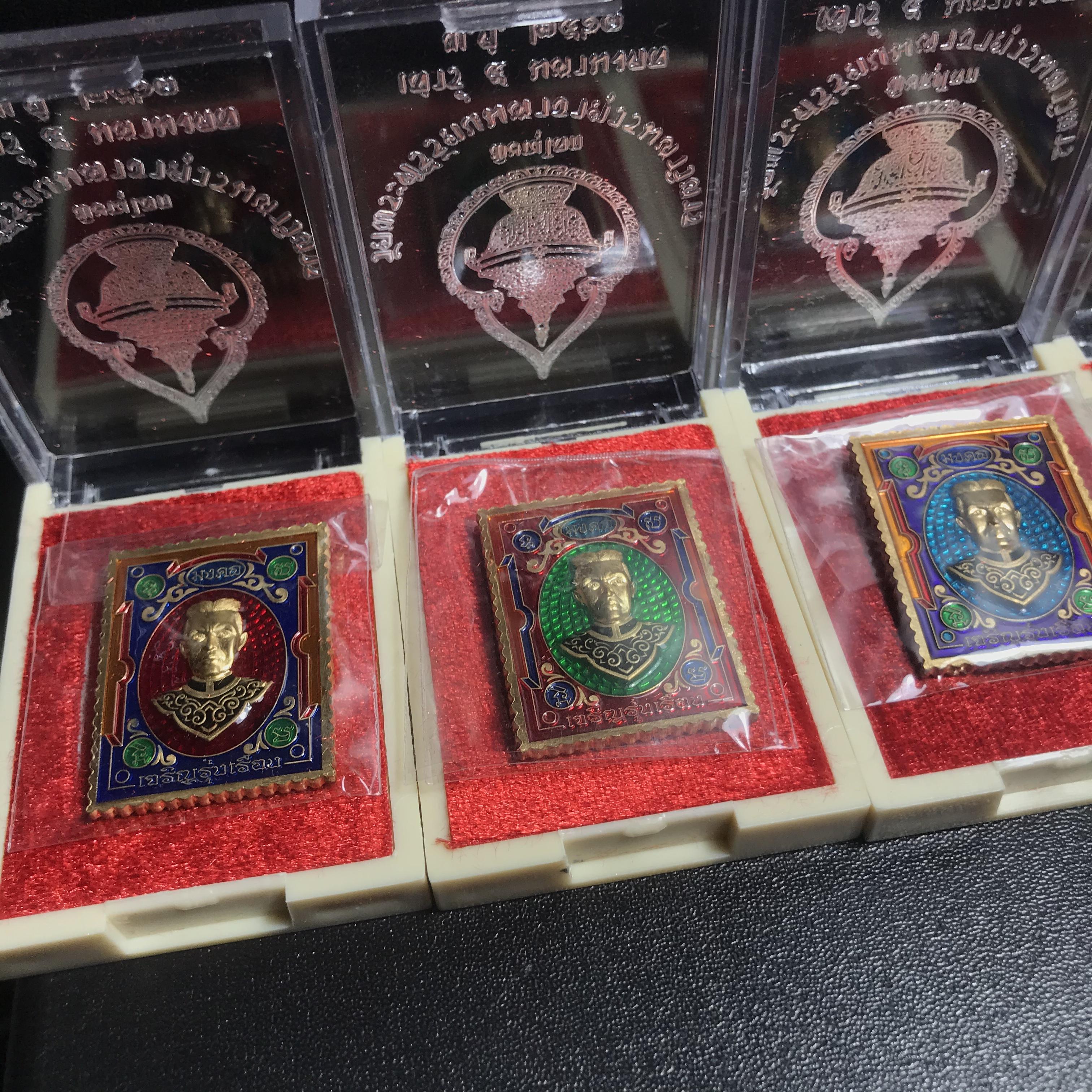 เหรียญแสตมป์ (มงคล) พระพุทธชินราช - สมเด็จพระนเรศวรมหาราช รุ่นเสาร์ 5 มหามงคล 63 เนื้อทองทิพย์ ลงยา 2 หน้า(1ชุด 6 เหรียญ 6 สี)(1 ใน 2500 ชุด)(พุทธศิลป์สวย พิธีใหญ่ วัดจัดสร้างเอง )