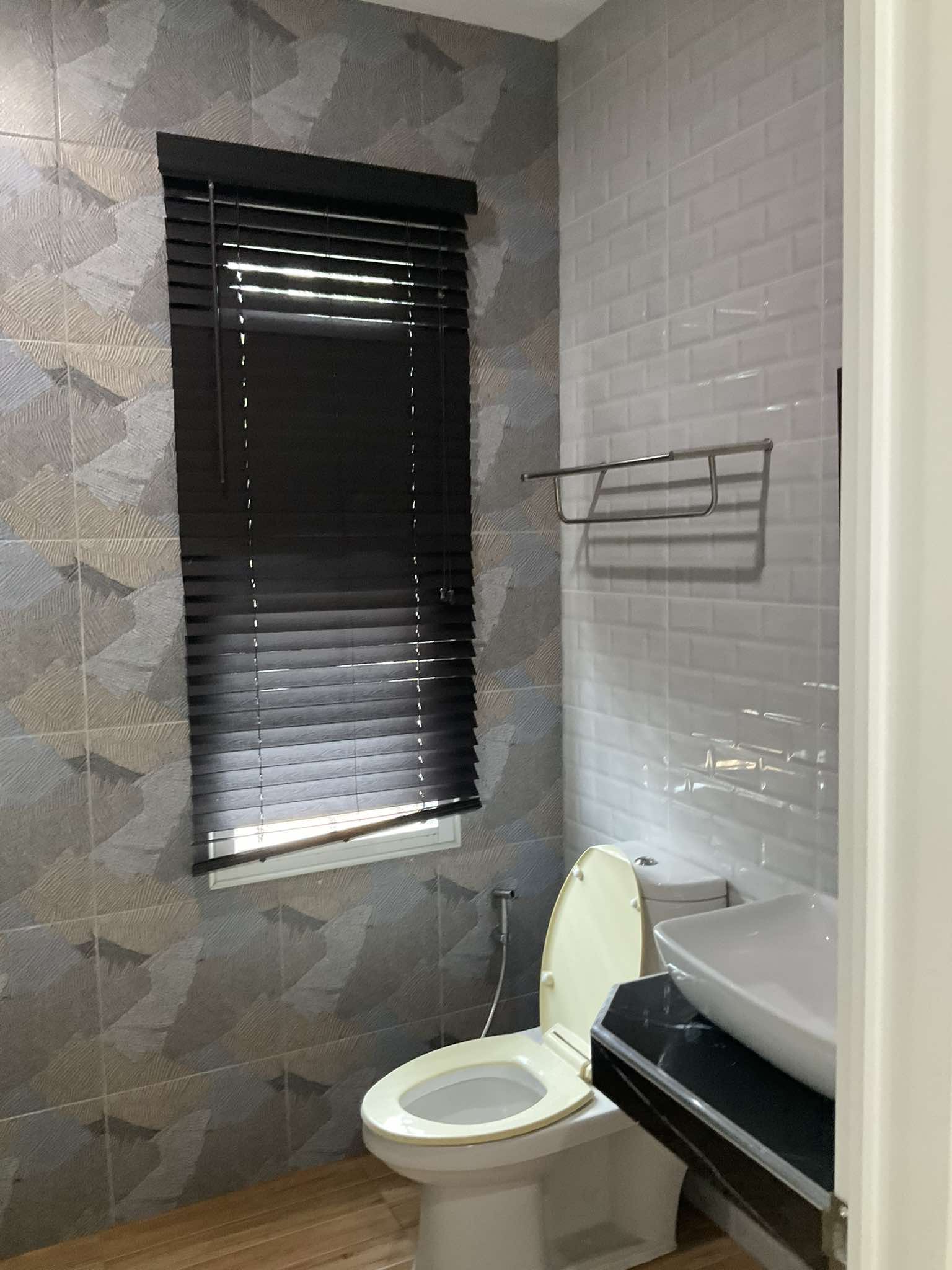 For Rent : Kuku, 3-Story Detached House, 4 Bedrooms 4 Bathrooms