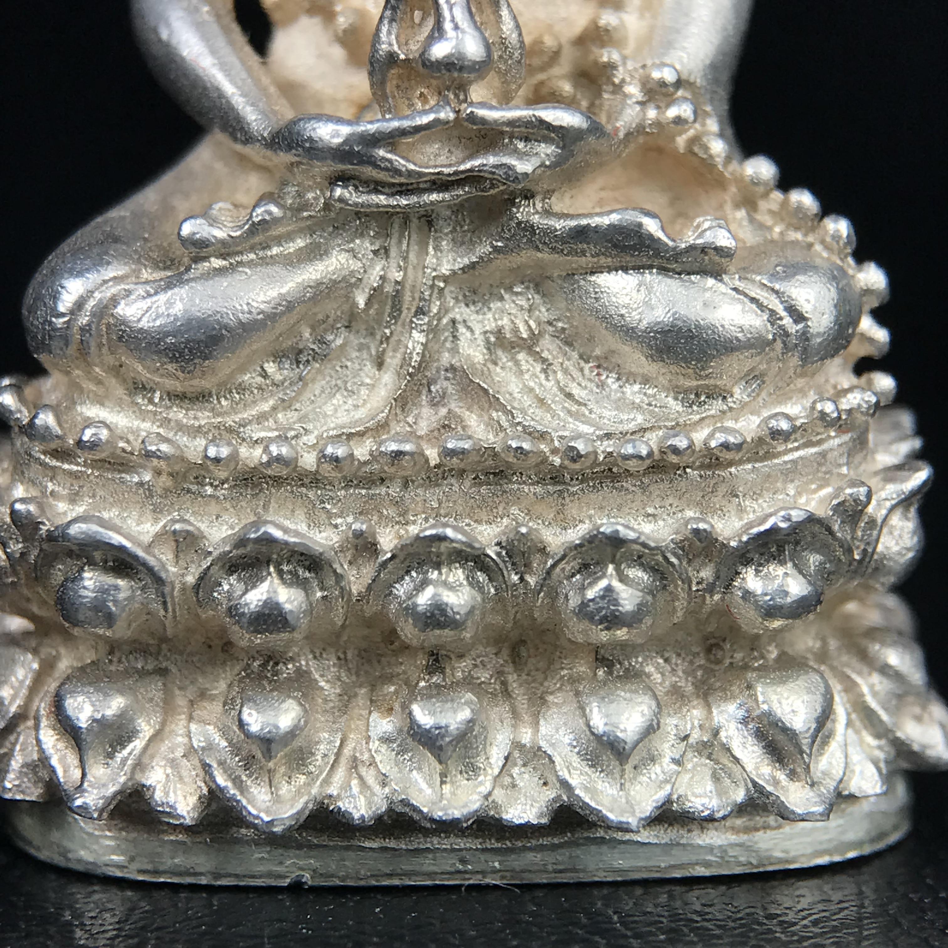 พระกริ่งญาณสังวร(พระกริ่ง ญส.)ปี 2519 เนื้อเงิน(สภาพสวยผิวเดิมขึ้นน้ำทองสวยมาก) สมเด็จพระญาณสังวรและหลวงพ่อคูณ ปริสุทโธ จับสายสูตรร่วมกันในพิธีเททอง ณ อุโบสถวัดบวรนิเวศวิหาร(พิธีใหญ่ เจตนาดี หลวงปู่โต๊ะร่วมปลุกเสก)(แบบนี้ไม่ควรพลาด)หายาก 1ใน 999 องค์