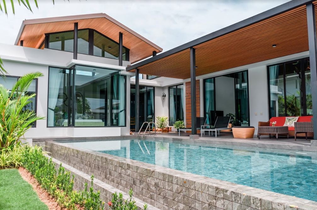 For Sale : Nai Harn, Luxury New Pool Villa, 4 Bedrooms 4 Bathrooms, Garden view.